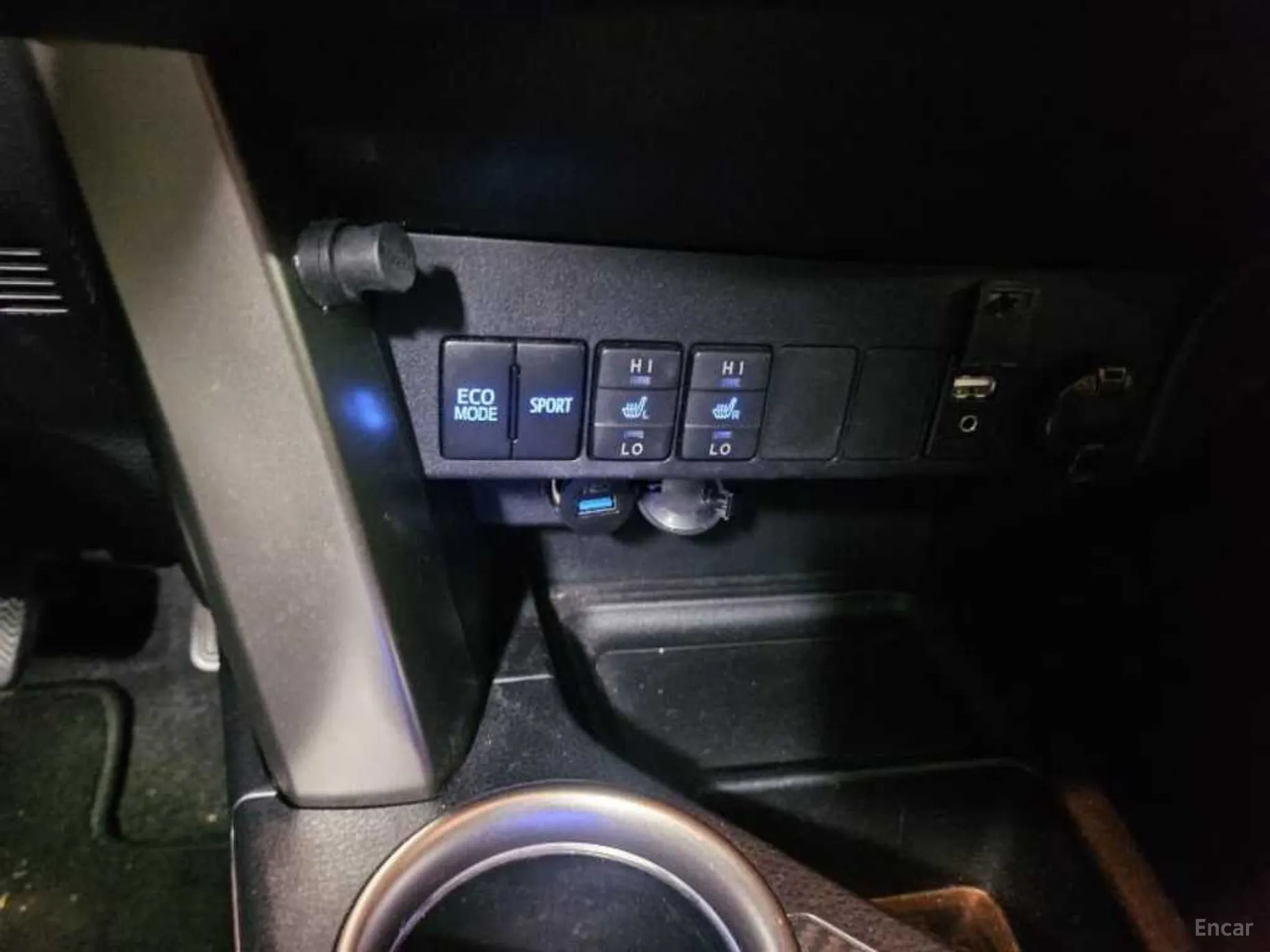 Toyota RAV4 превью 17