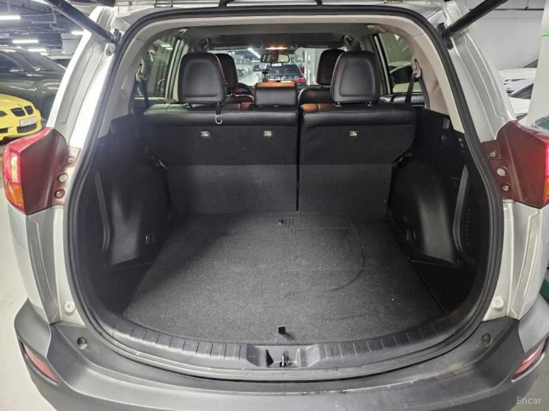 Toyota RAV4 превью 19