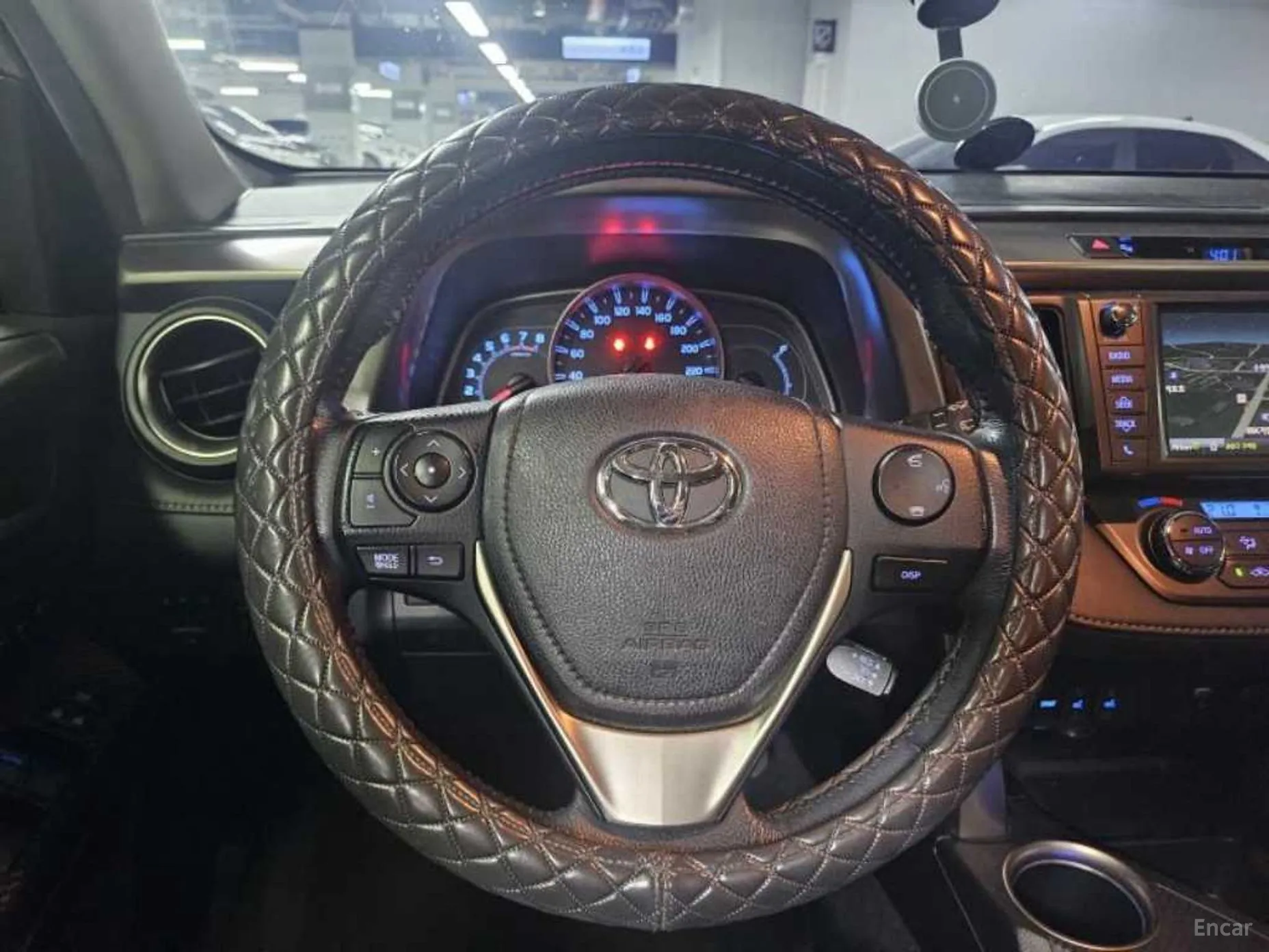 Toyota RAV4 превью 9