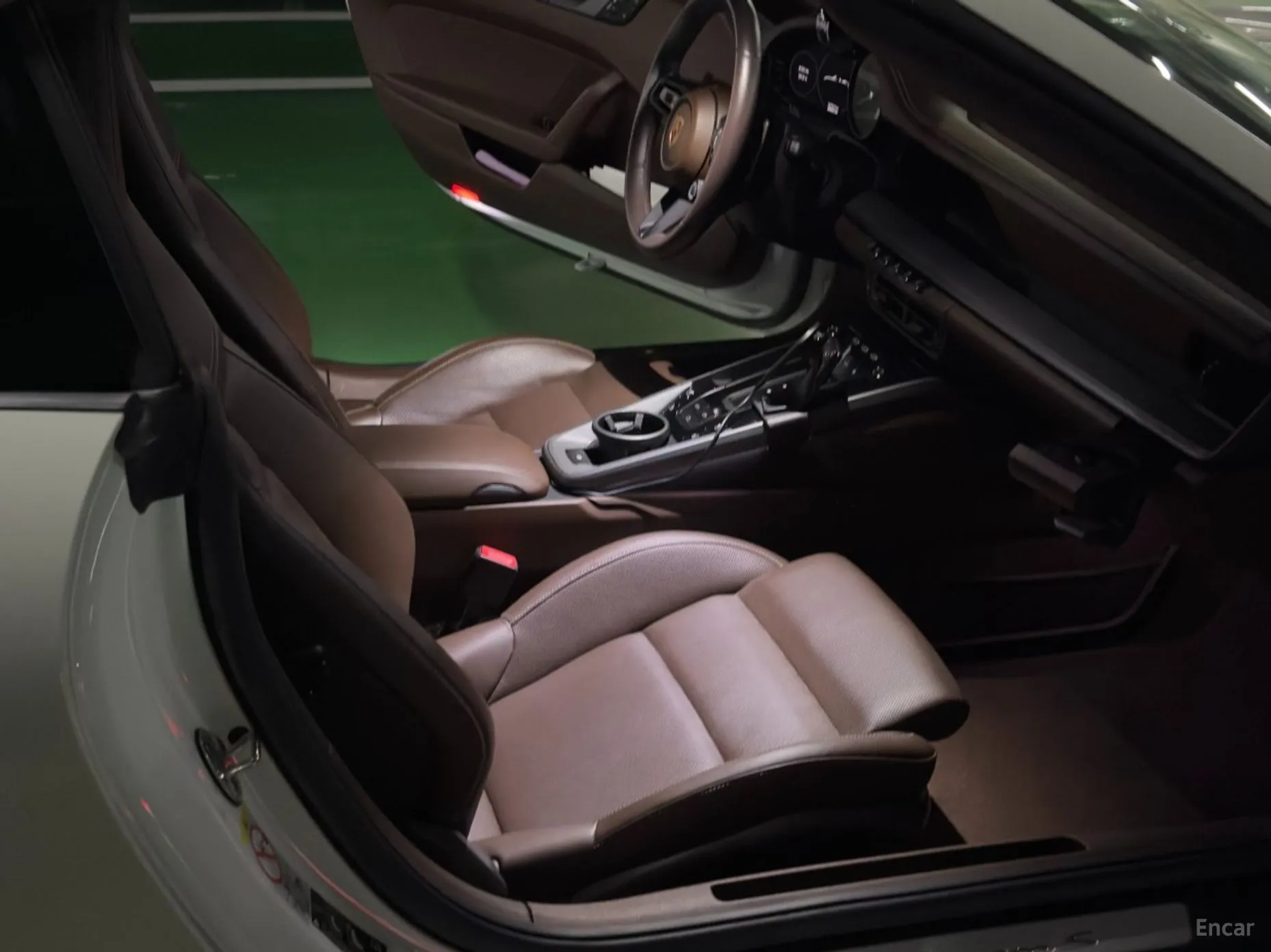 Porsche 911 (992) превью 10