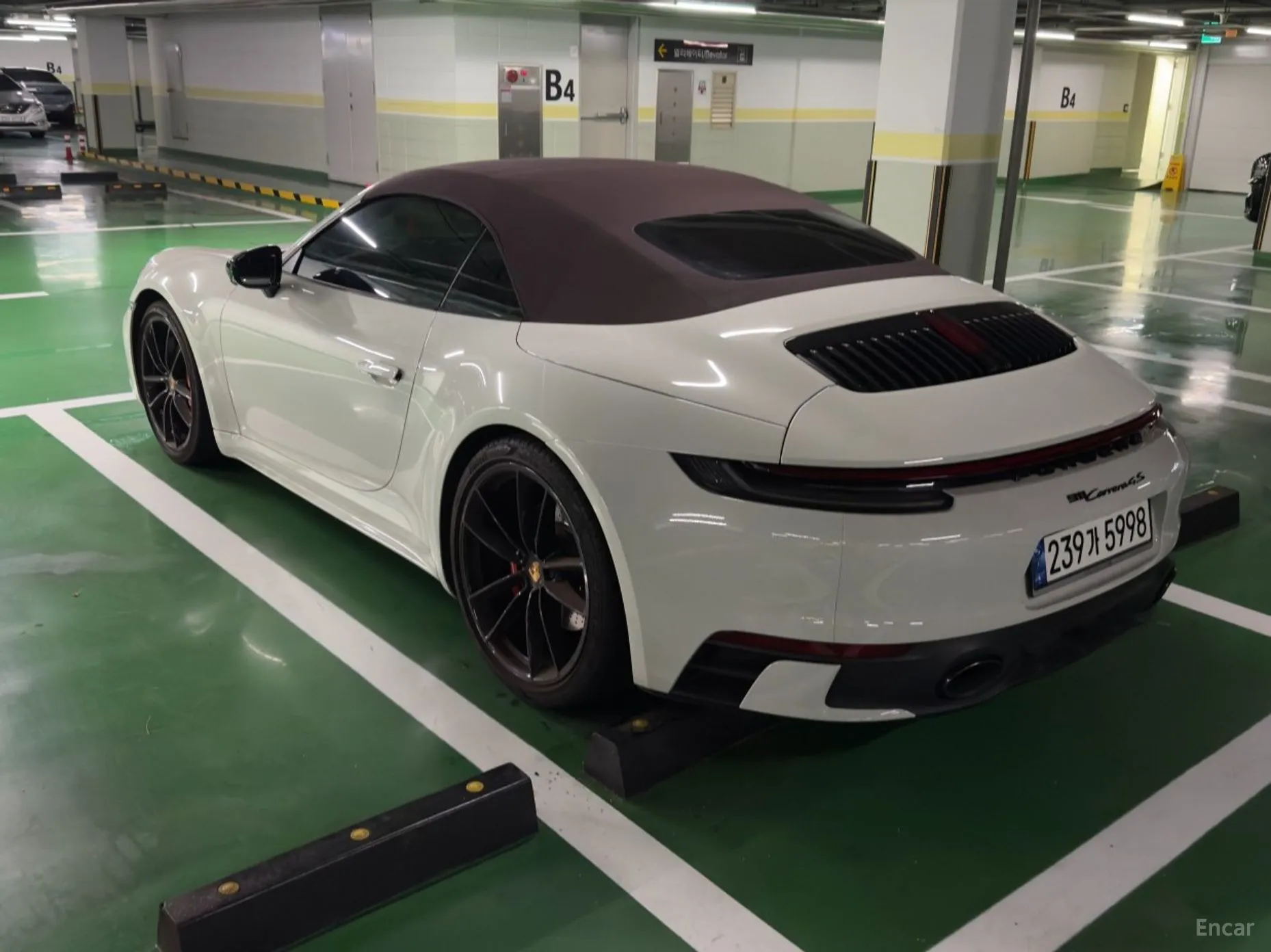 Porsche 911 (992)