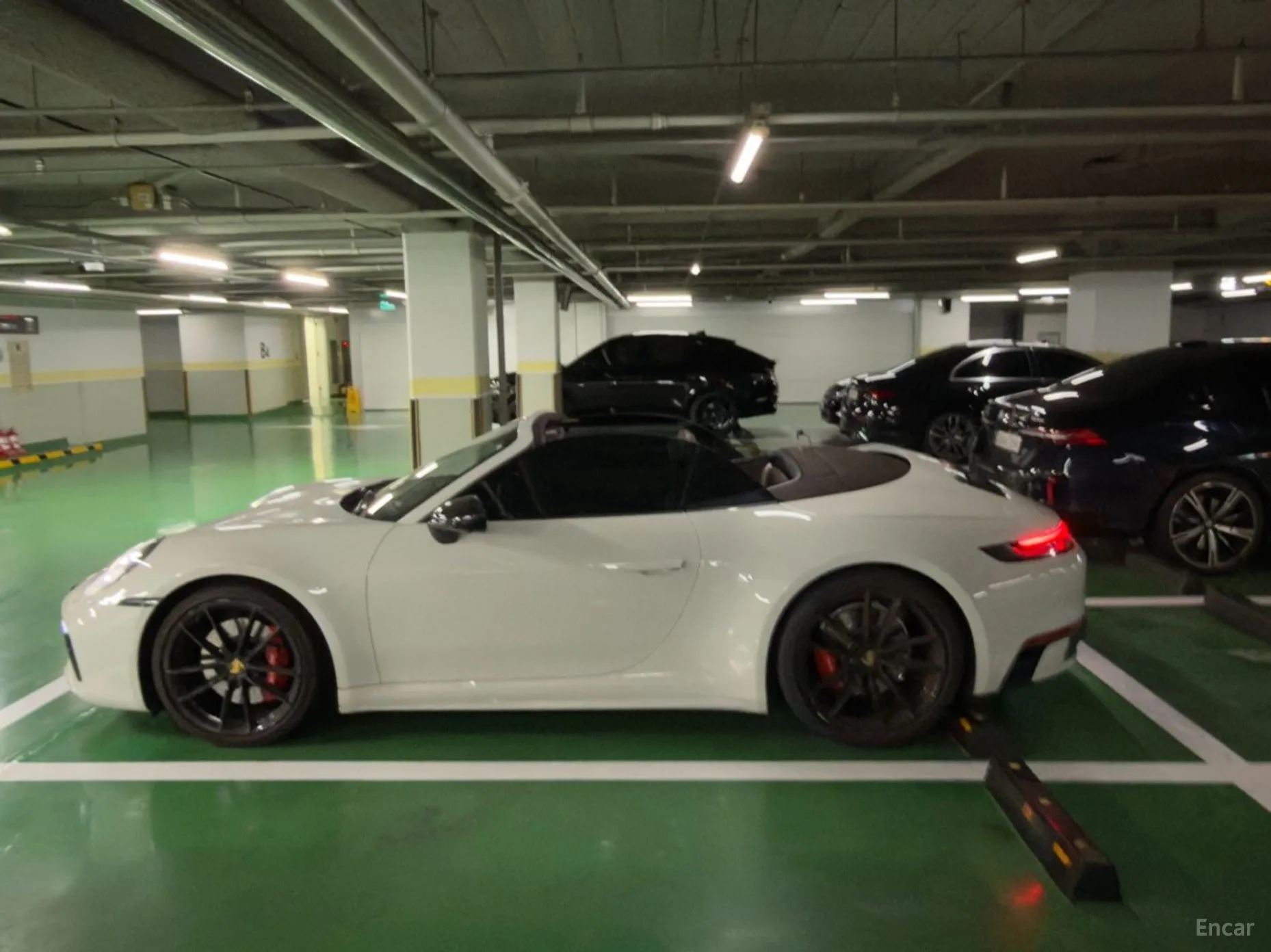 Porsche 911 (992) превью 18