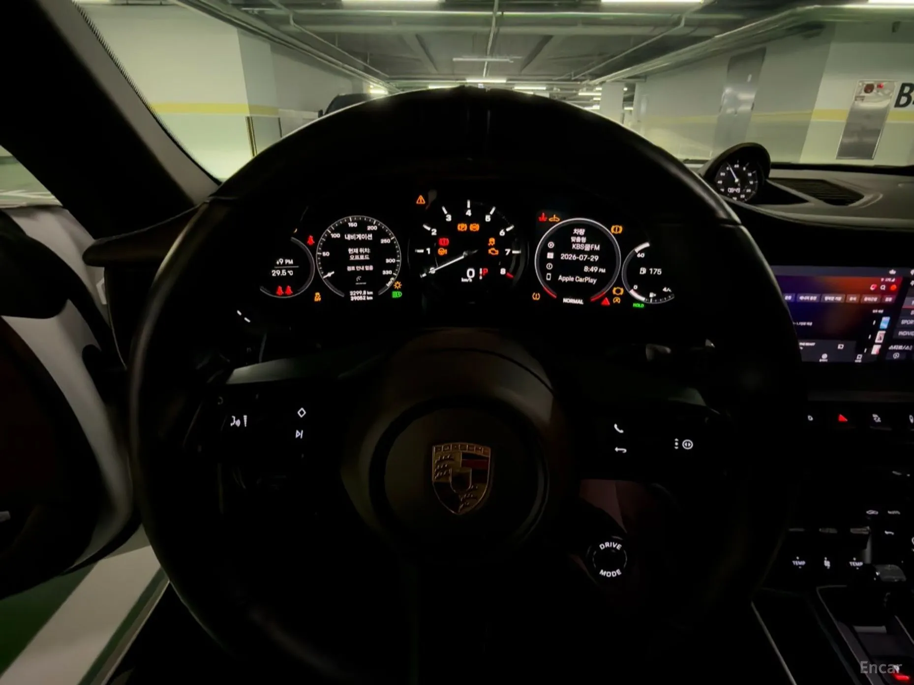 Porsche 911 (992) превью 8