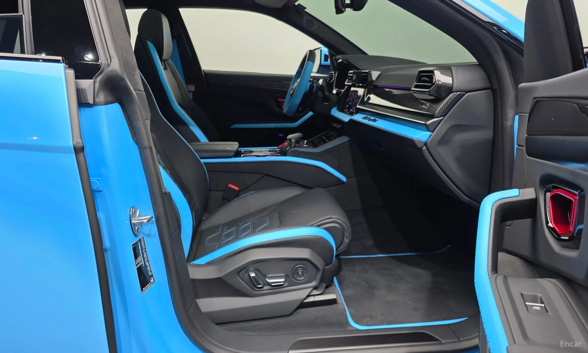 Lamborghini Urus превью 11