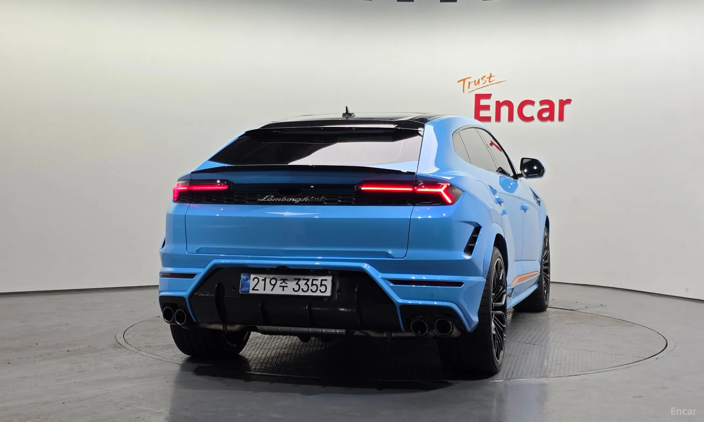 Lamborghini Urus превью 4