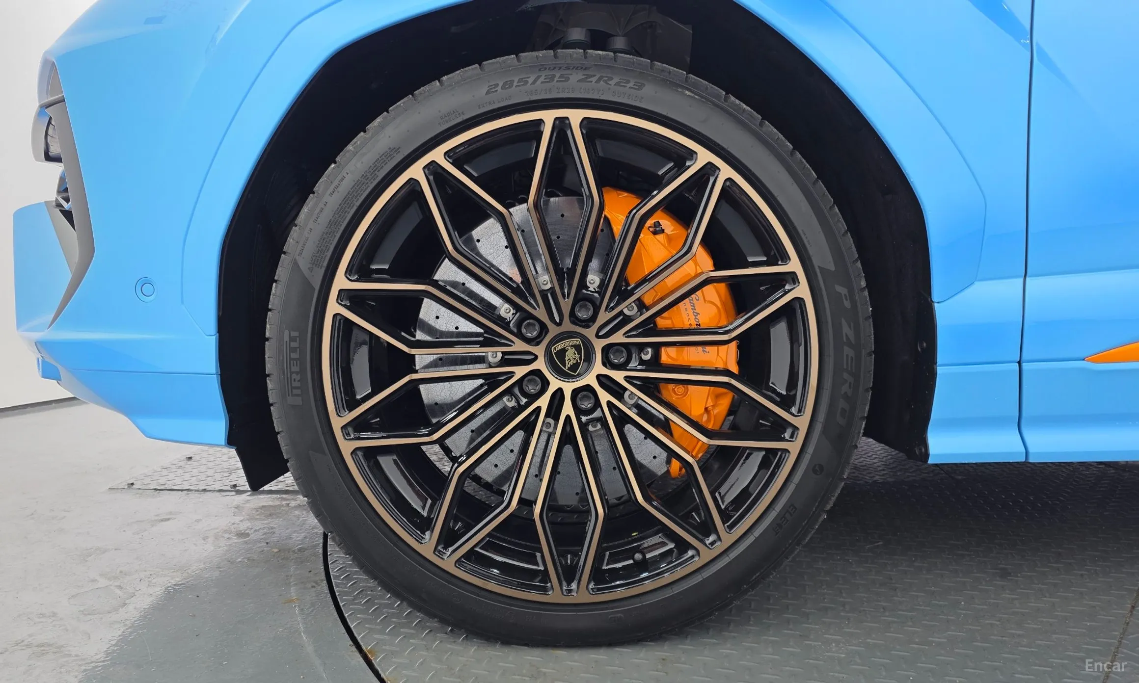Lamborghini Urus превью 5