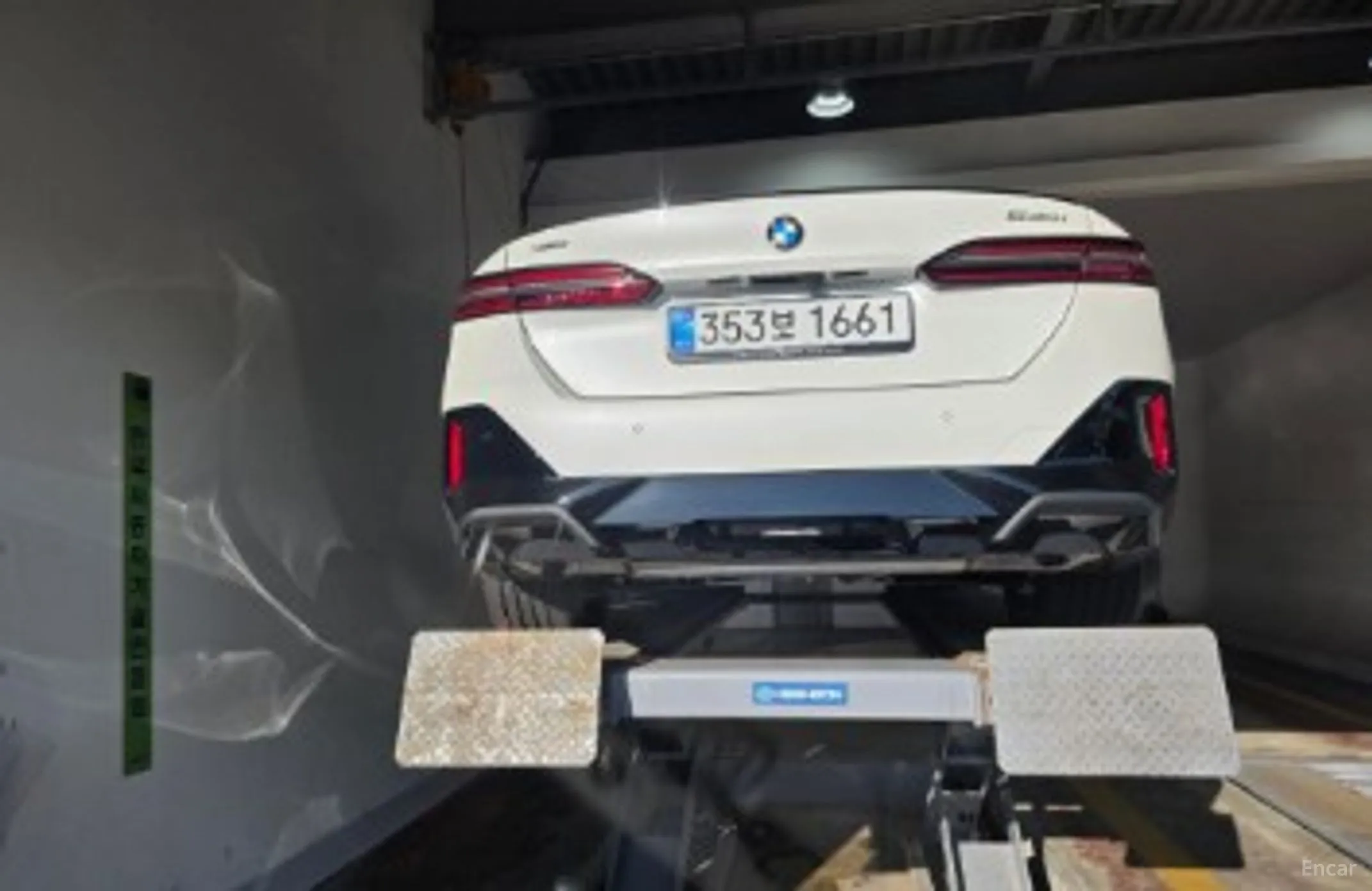 BMW 5 Series (G60) 2