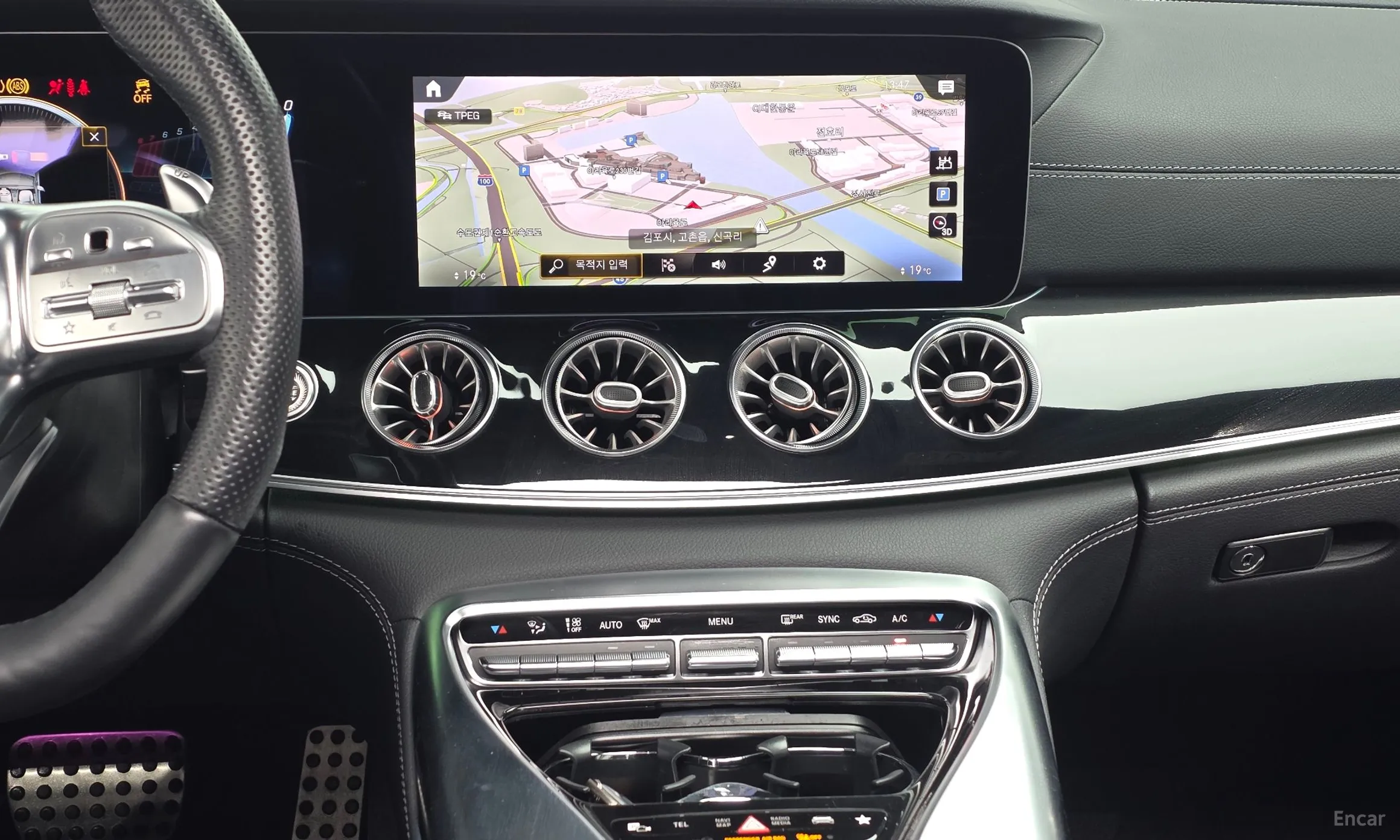 Mercedes Benz AMG GT превью 13