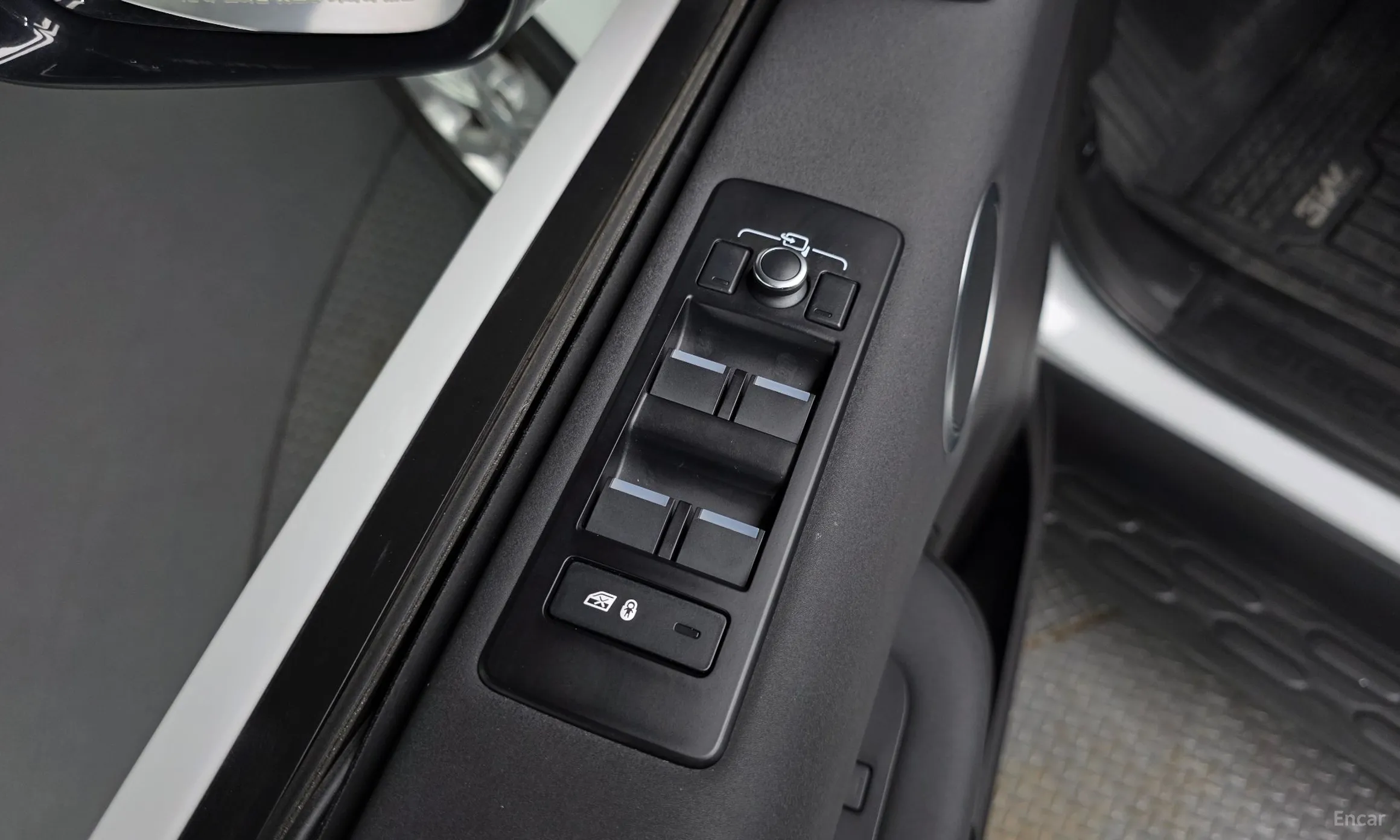 Land Rover Discovery 5 превью 11