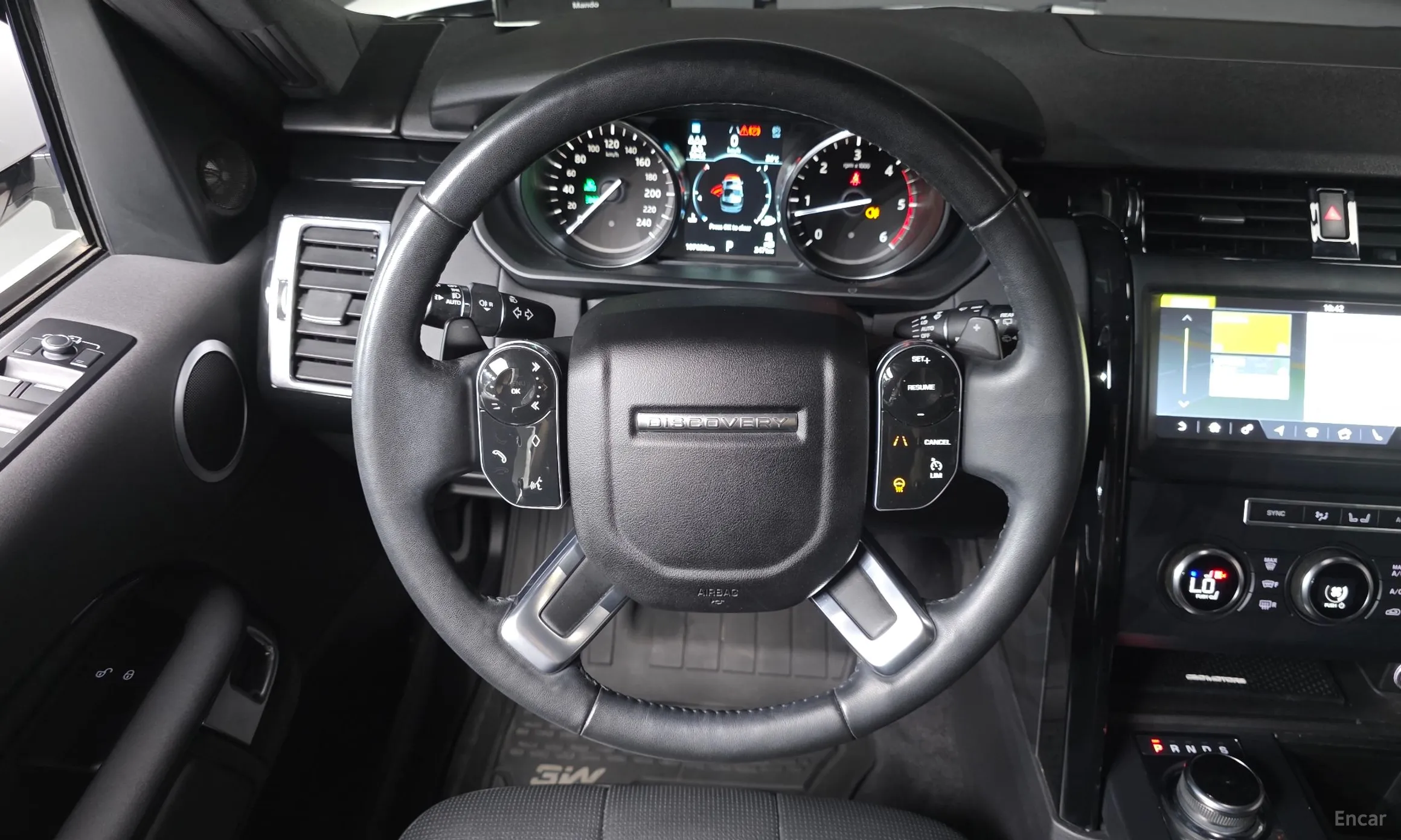 Land Rover Discovery 5 превью 13