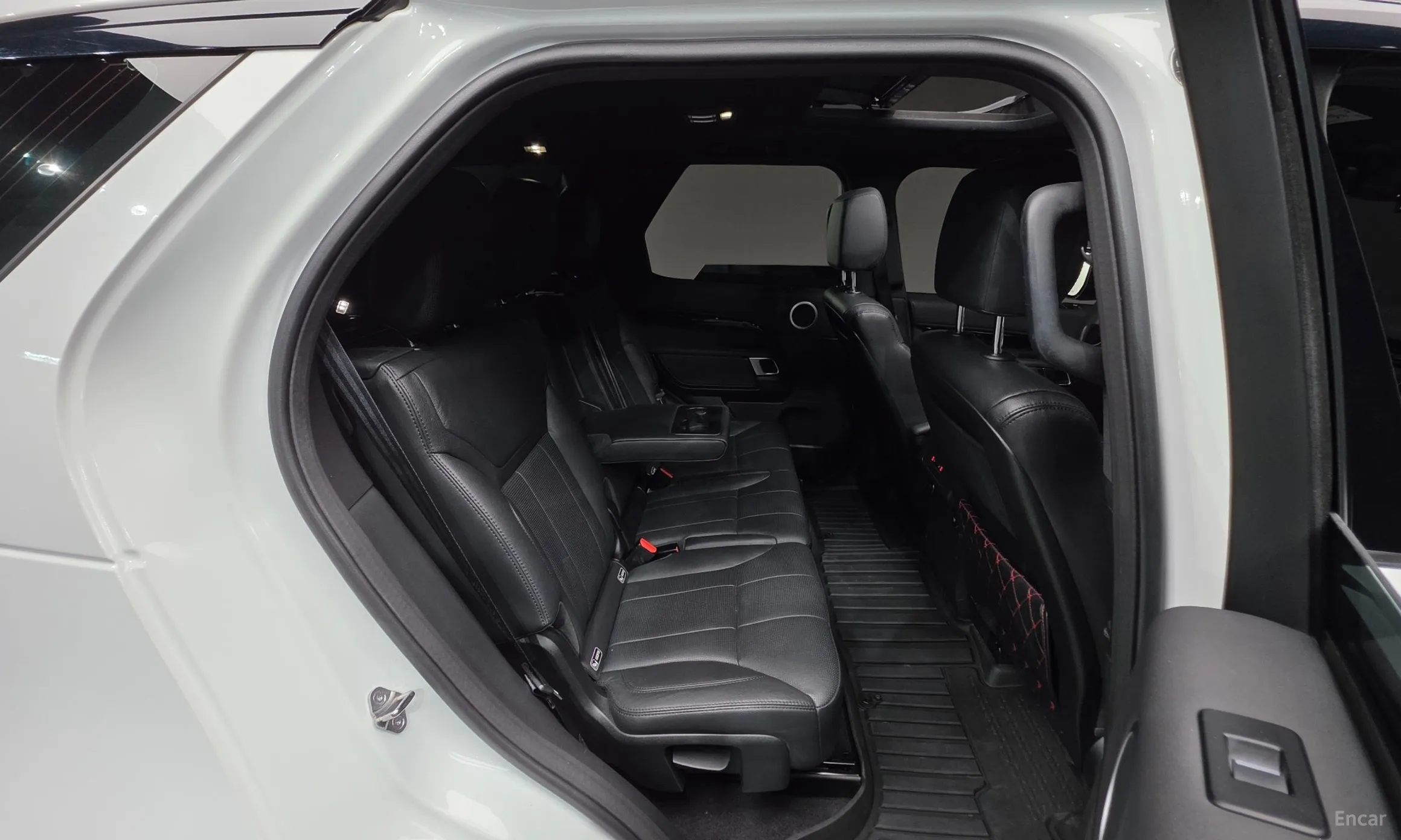 Land Rover Discovery 5 превью 18