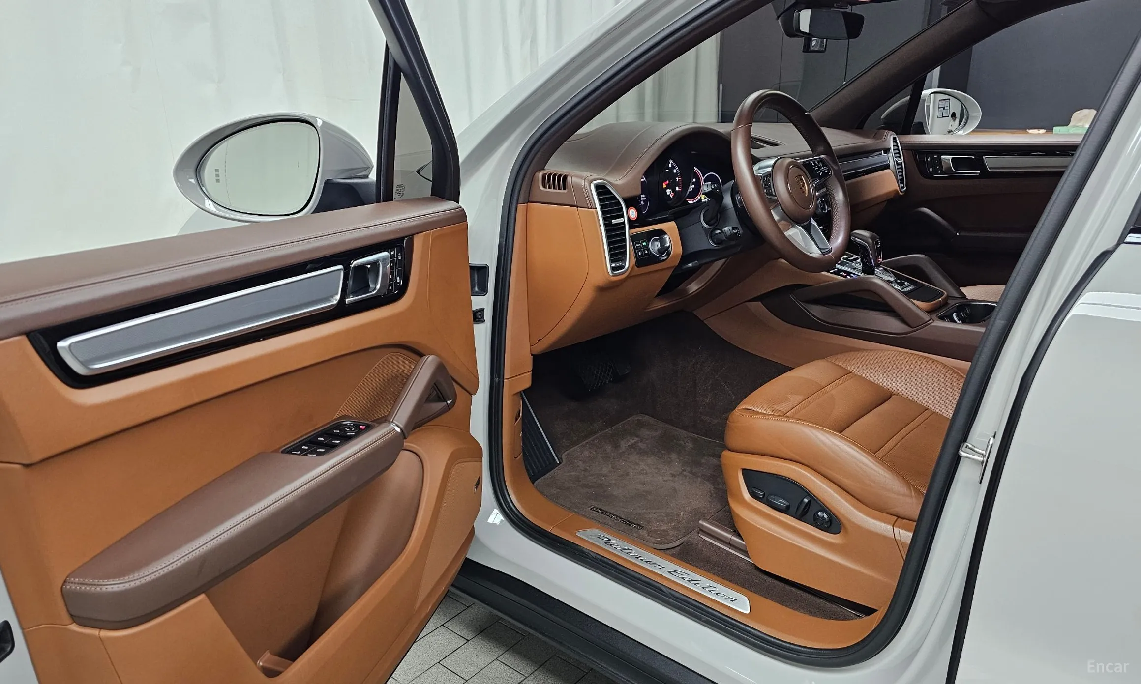 Porsche Cayenne (PO536) превью 10