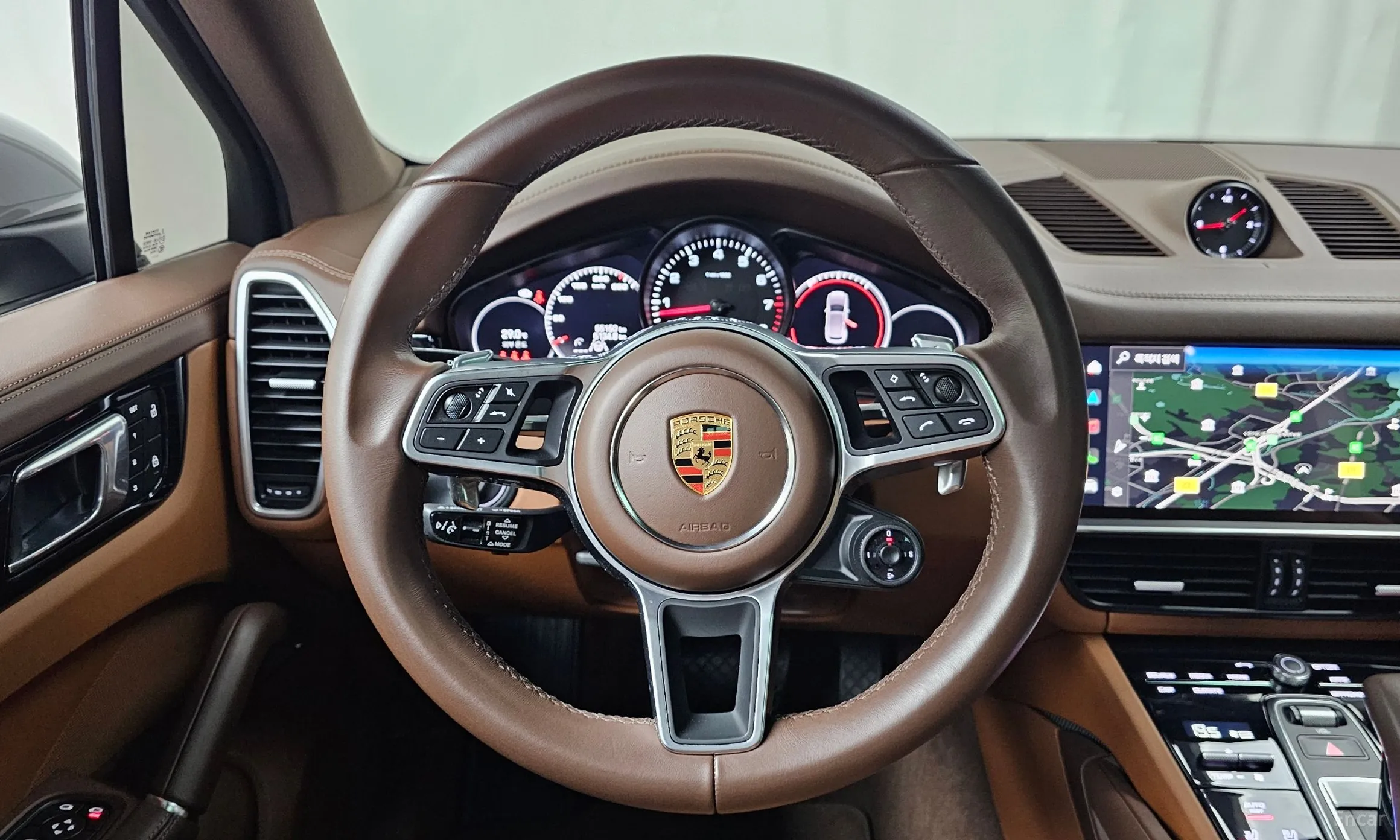 Porsche Cayenne (PO536) превью 13