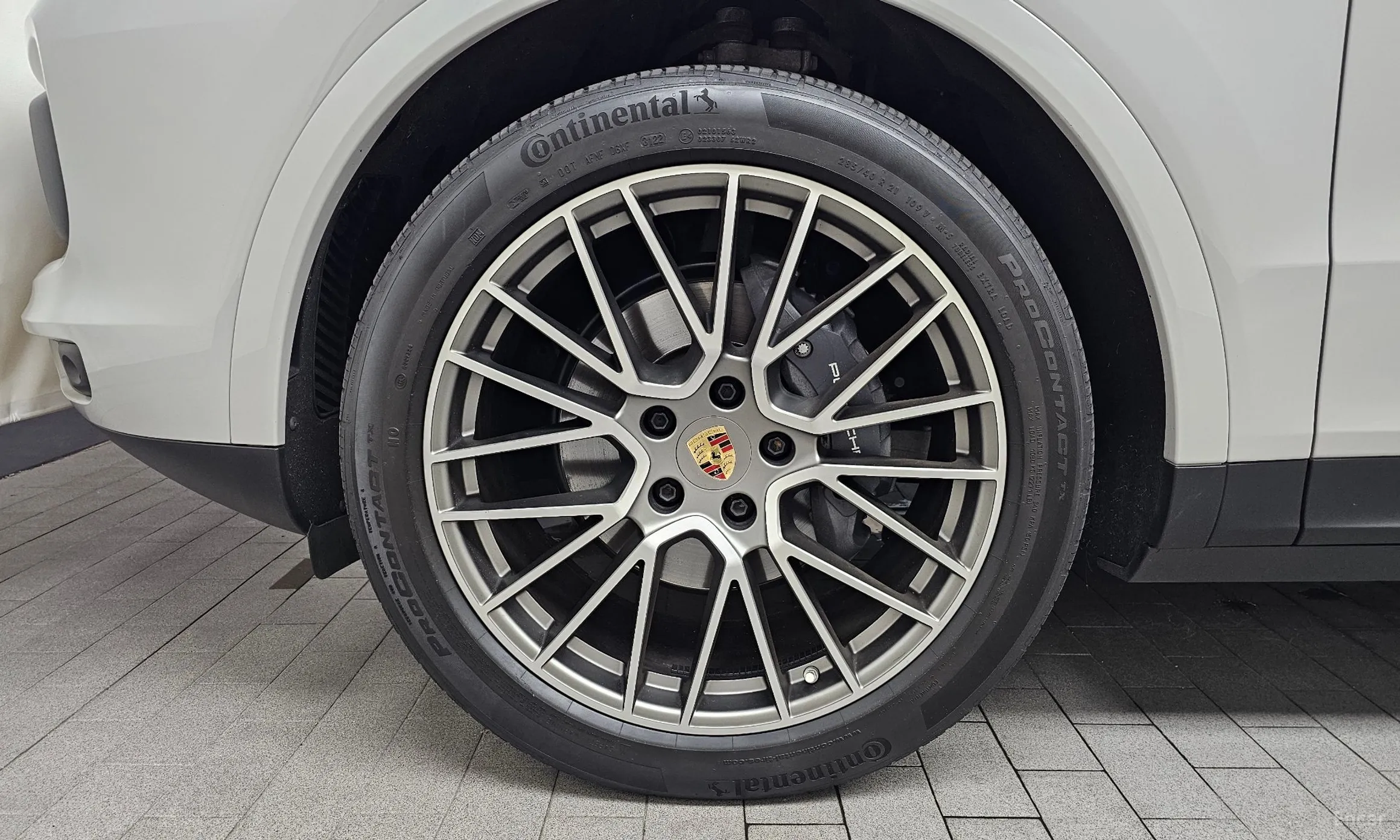 Porsche Cayenne (PO536) превью 5