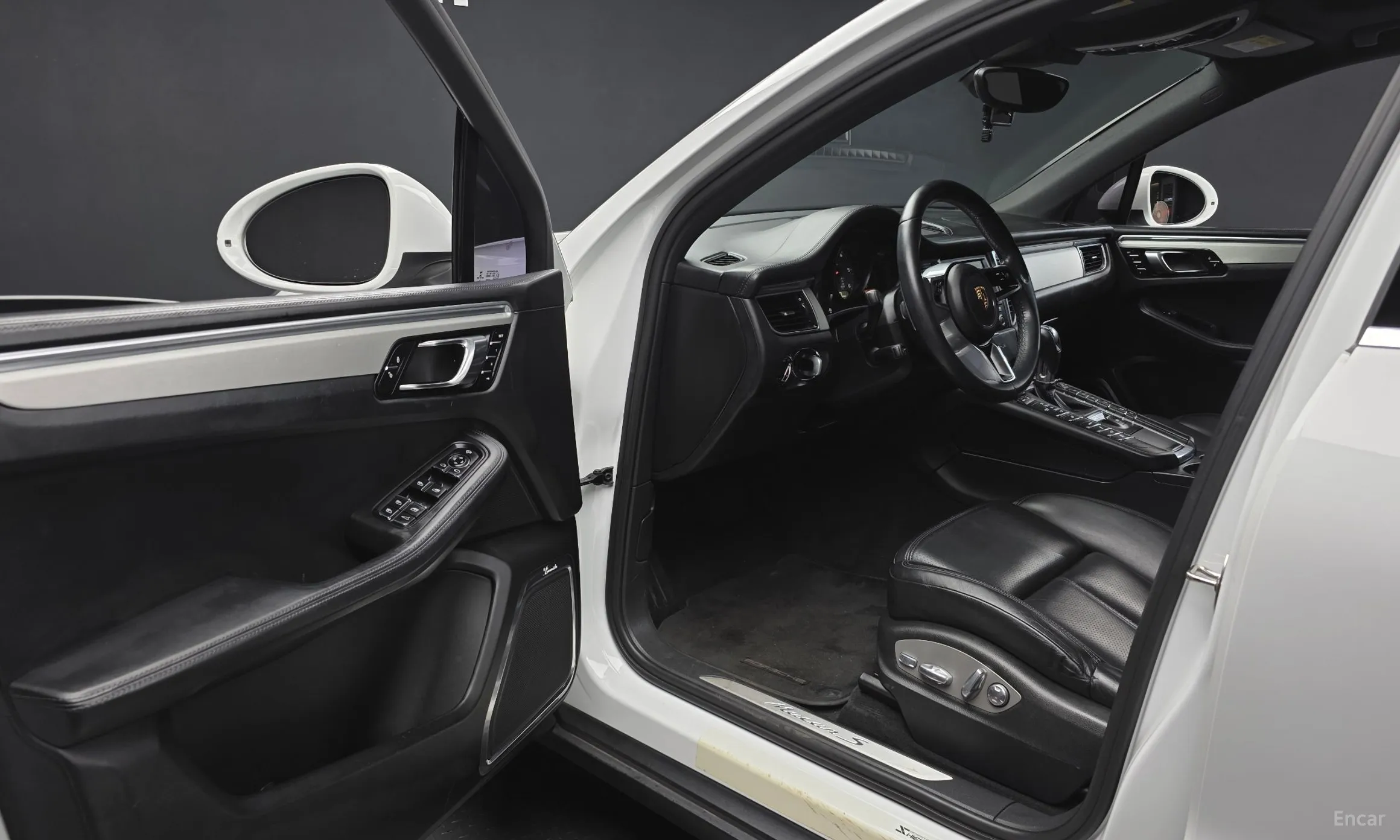 Porsche Macan превью 10