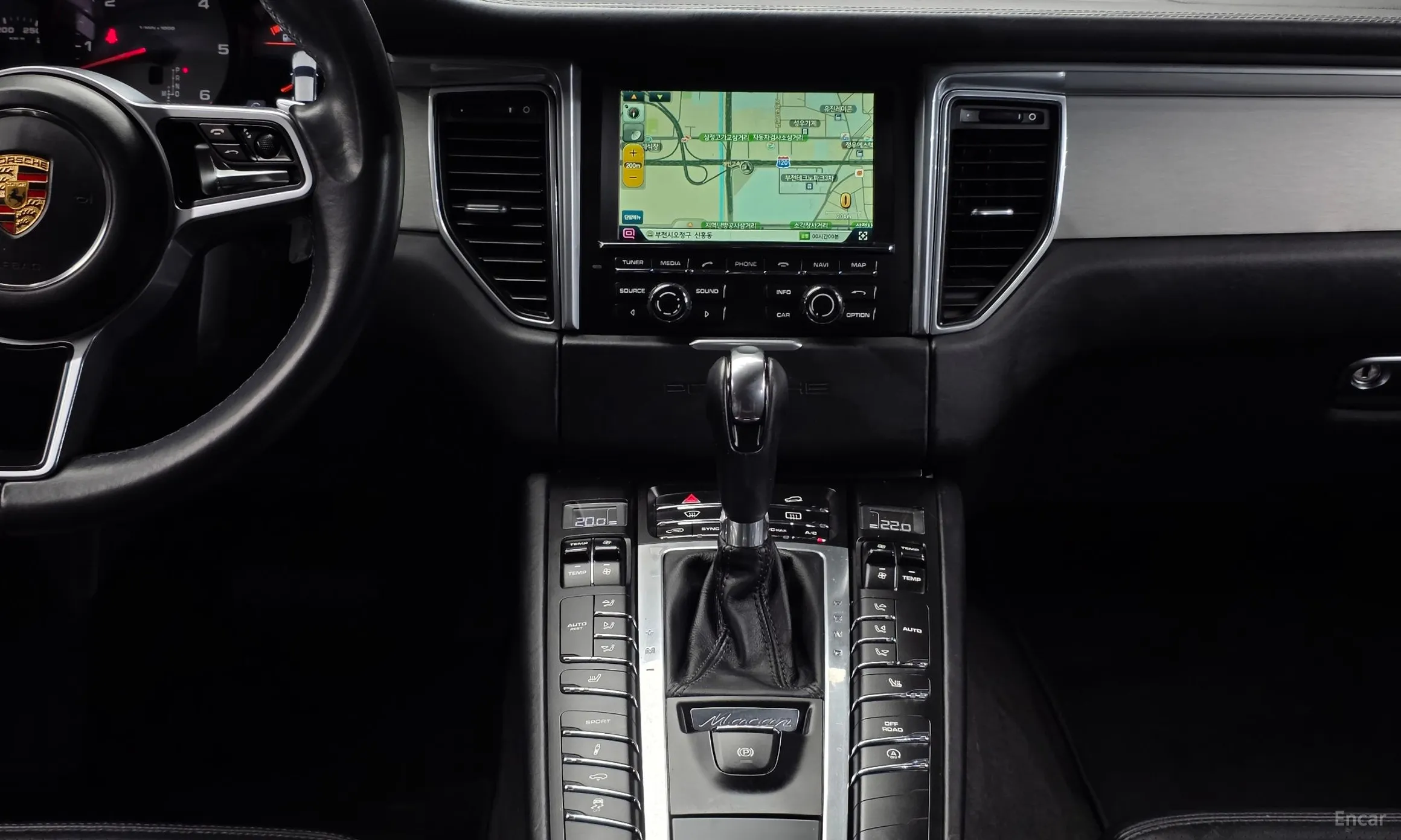 Porsche Macan превью 12