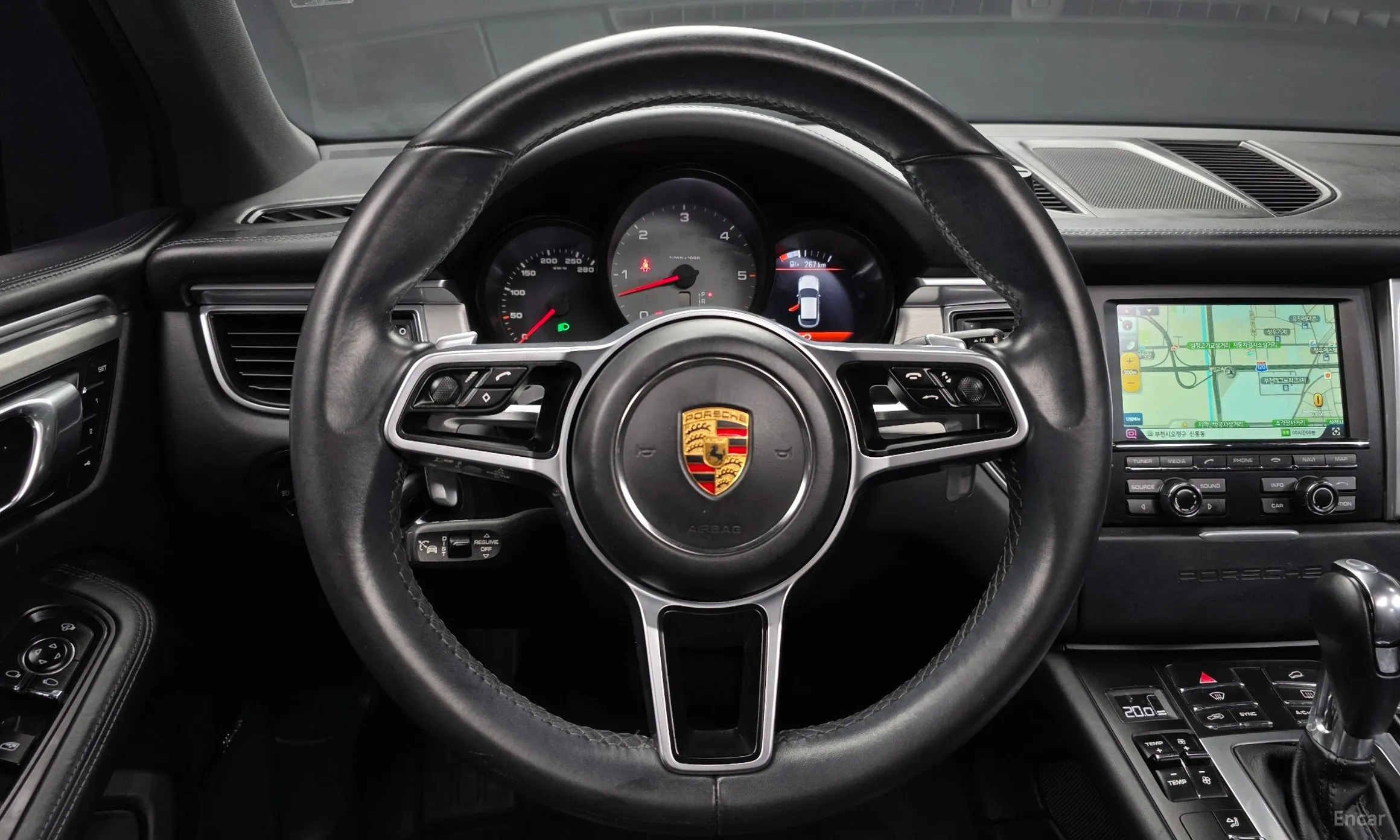 Porsche Macan превью 13