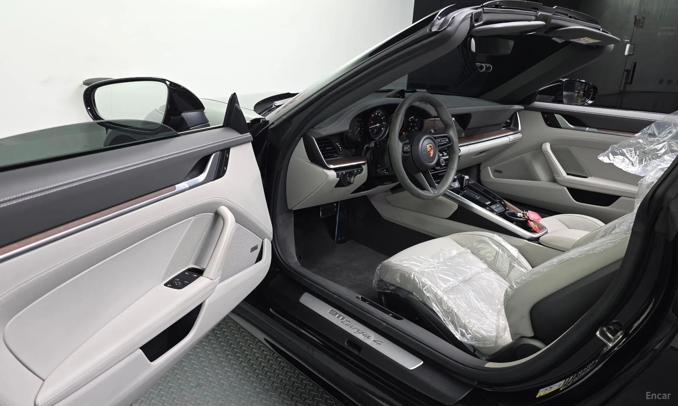 Porsche 911 (992) превью 10