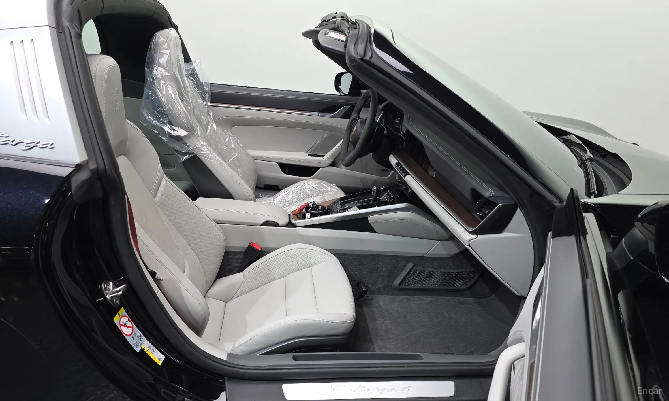 Porsche 911 (992) превью 11
