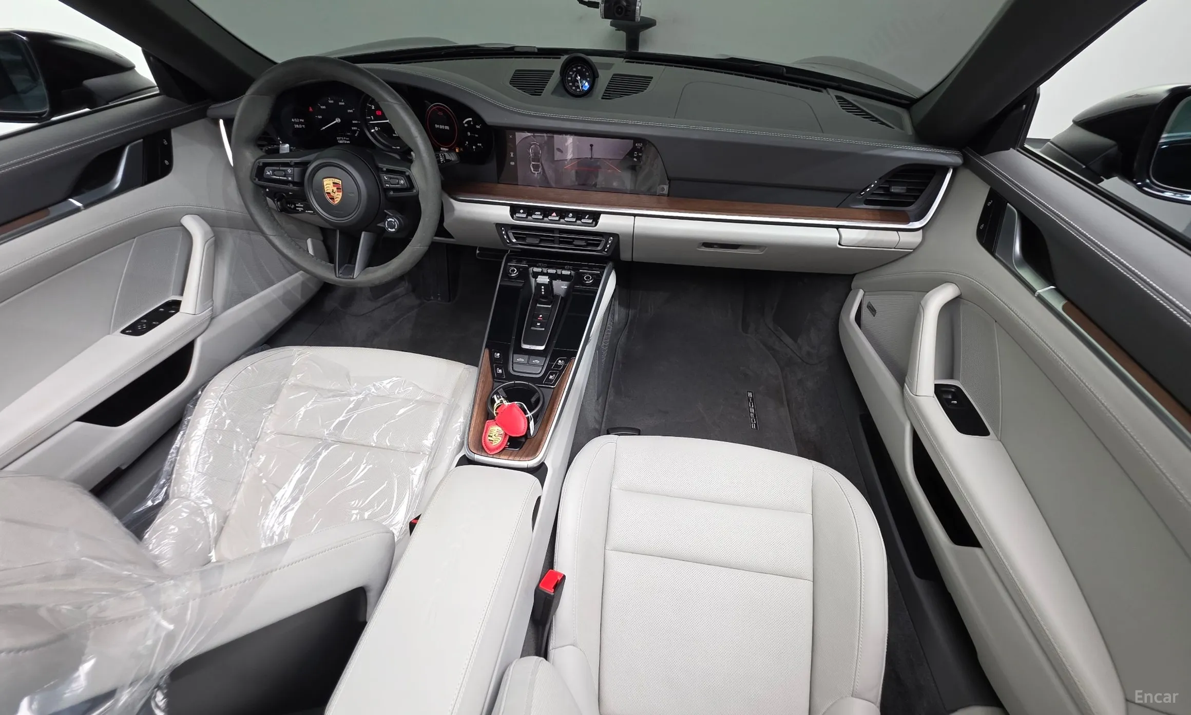 Porsche 911 (992) превью 7
