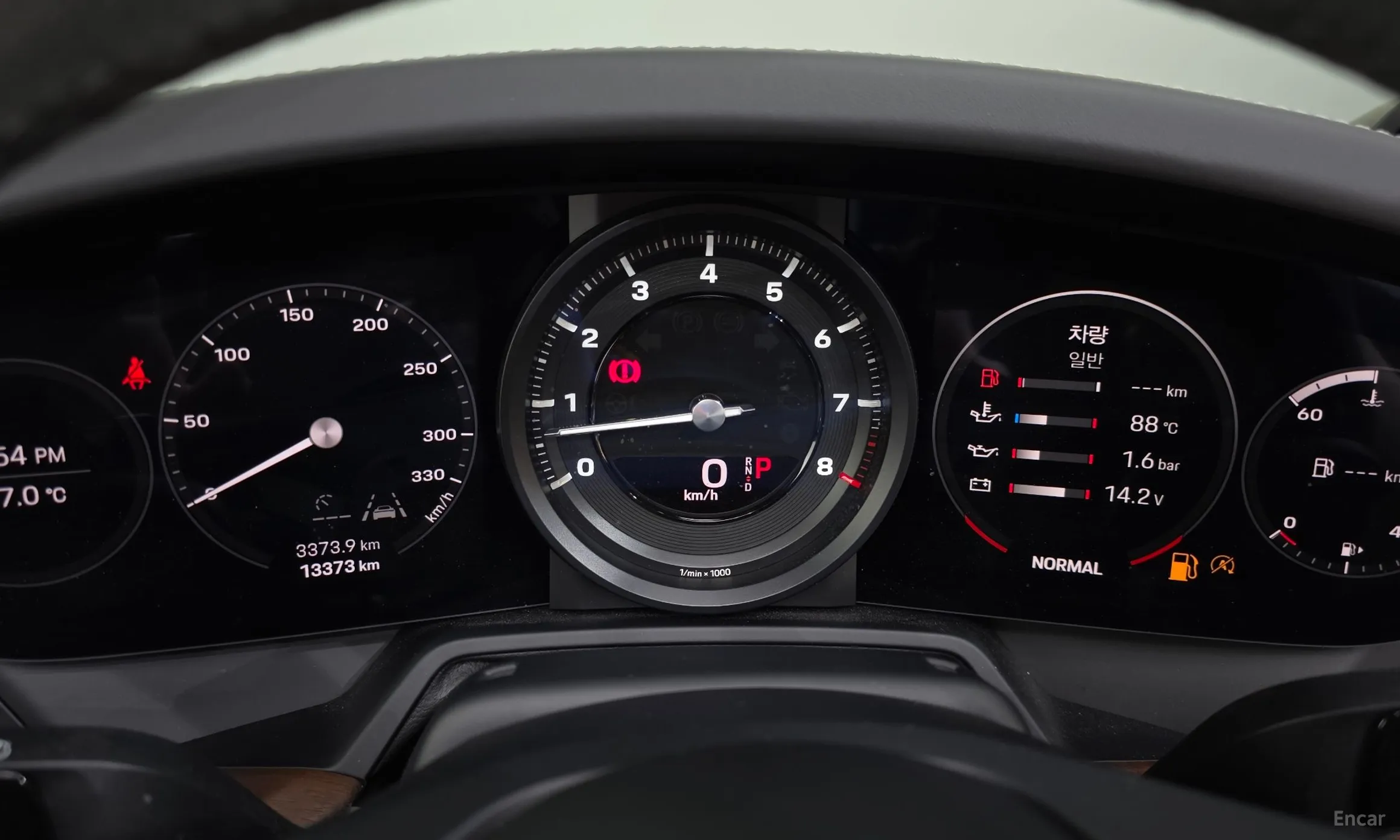 Porsche 911 (992) превью 8