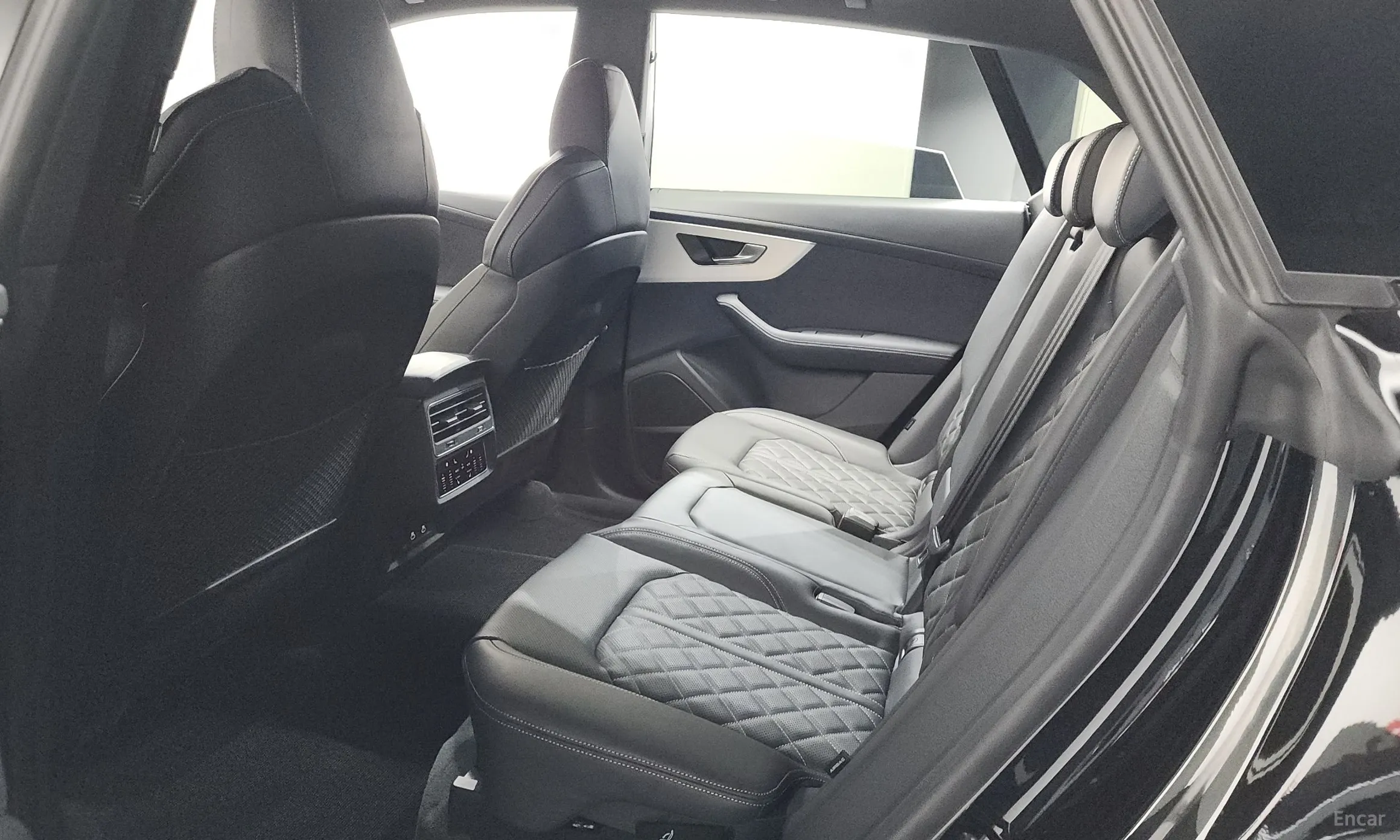 Audi Q8 (4M) превью 11