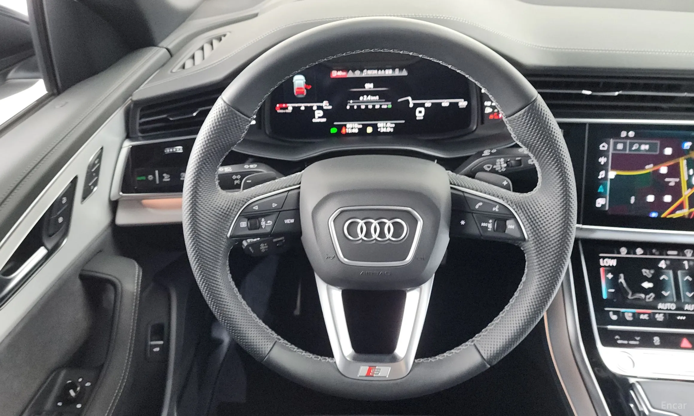 Audi Q8 (4M) превью 14