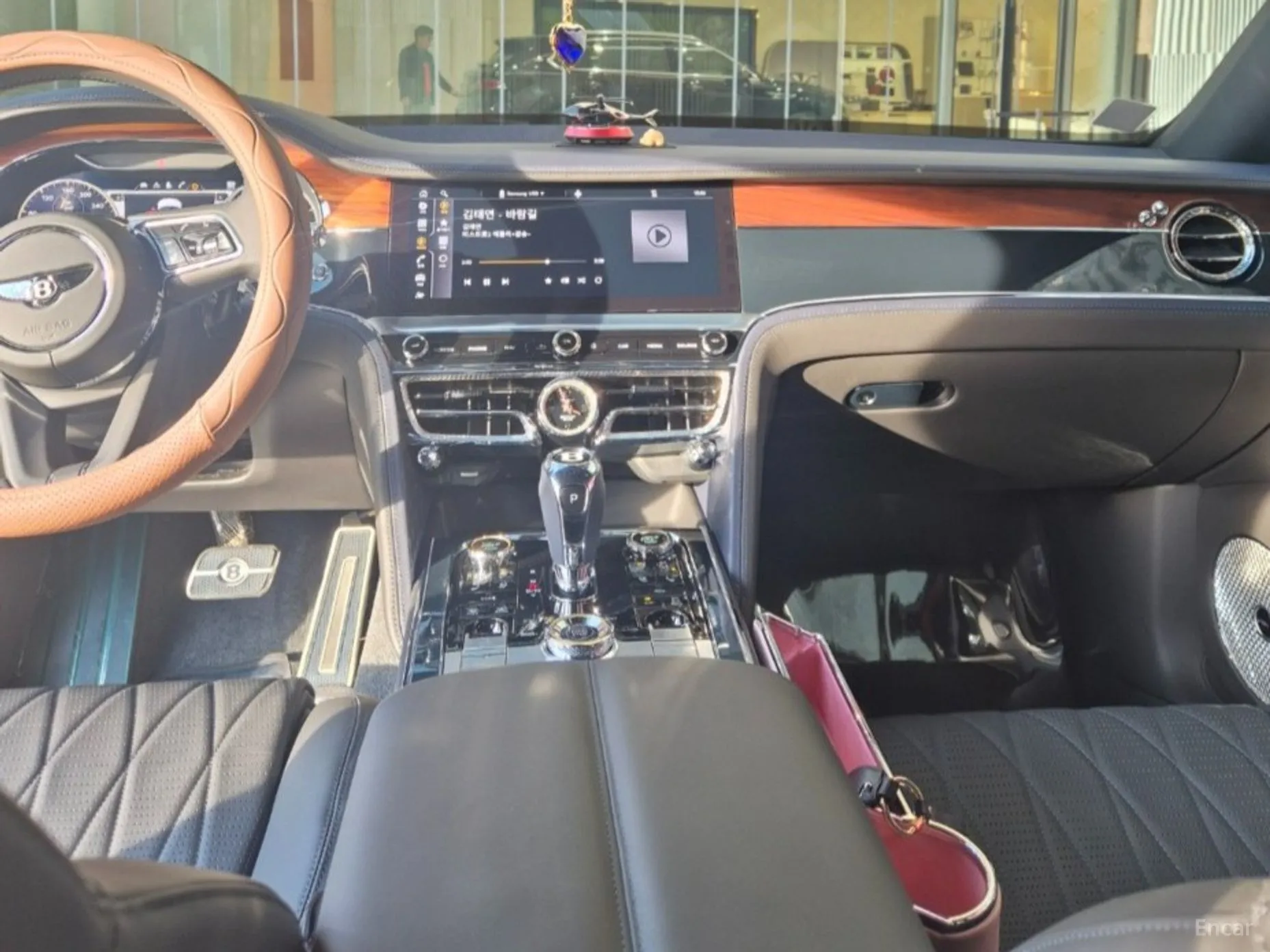 Bentley Flying Spur 3rd Generation превью 12