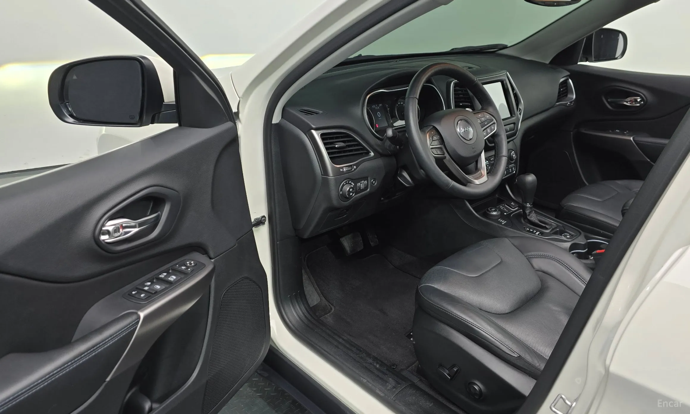 Jeep Cherokee (KL) превью 10
