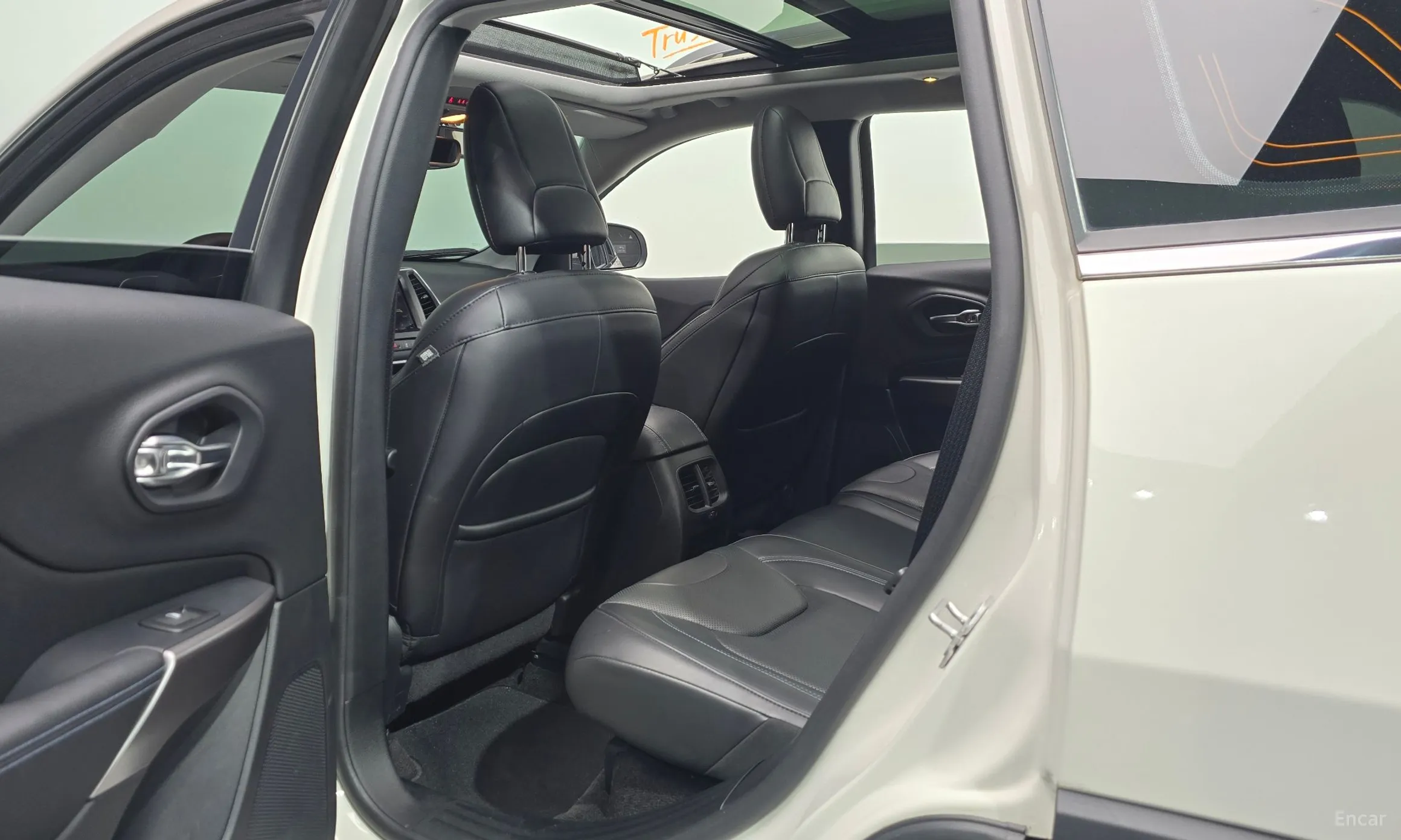 Jeep Cherokee (KL) превью 11