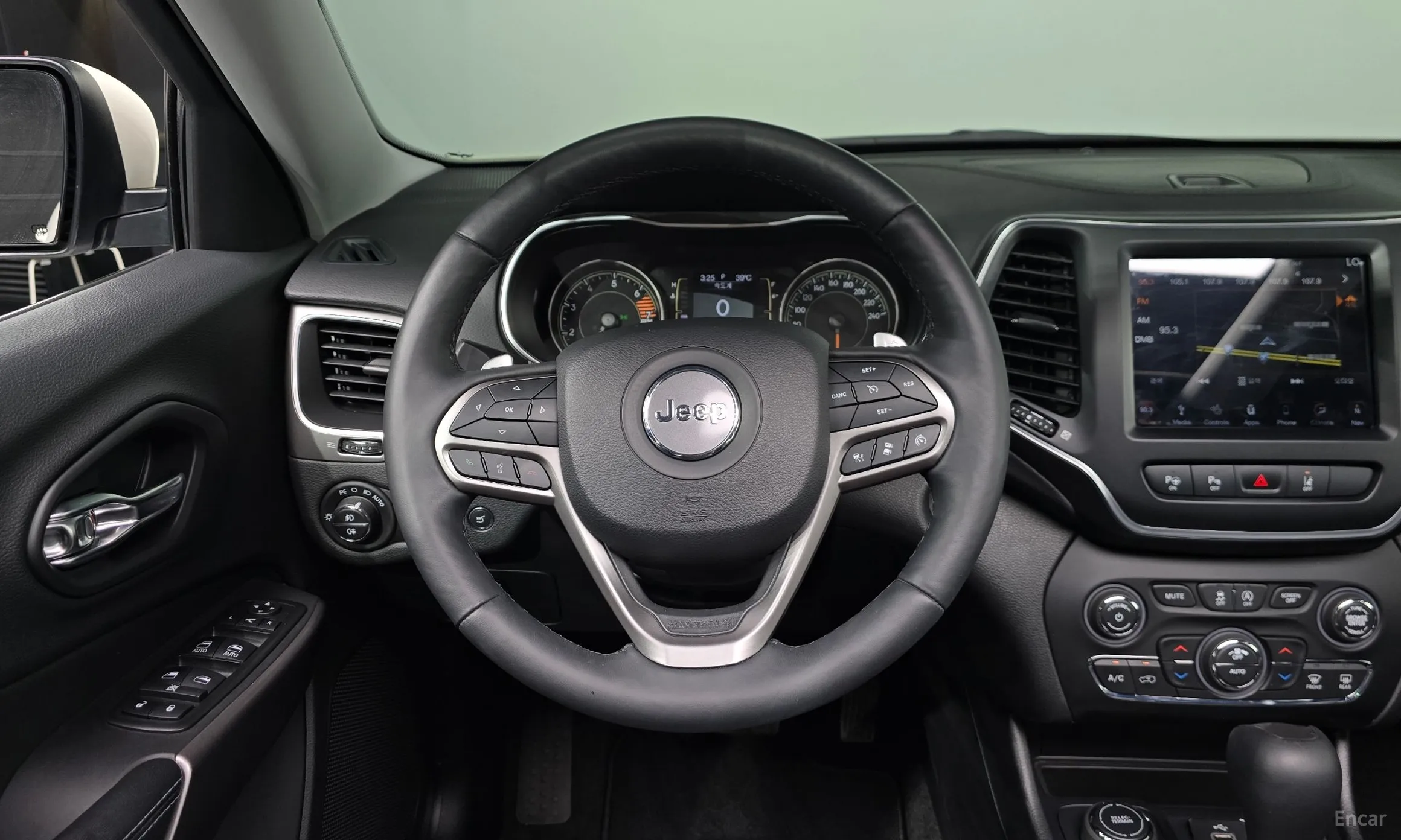 Jeep Cherokee (KL) превью 12