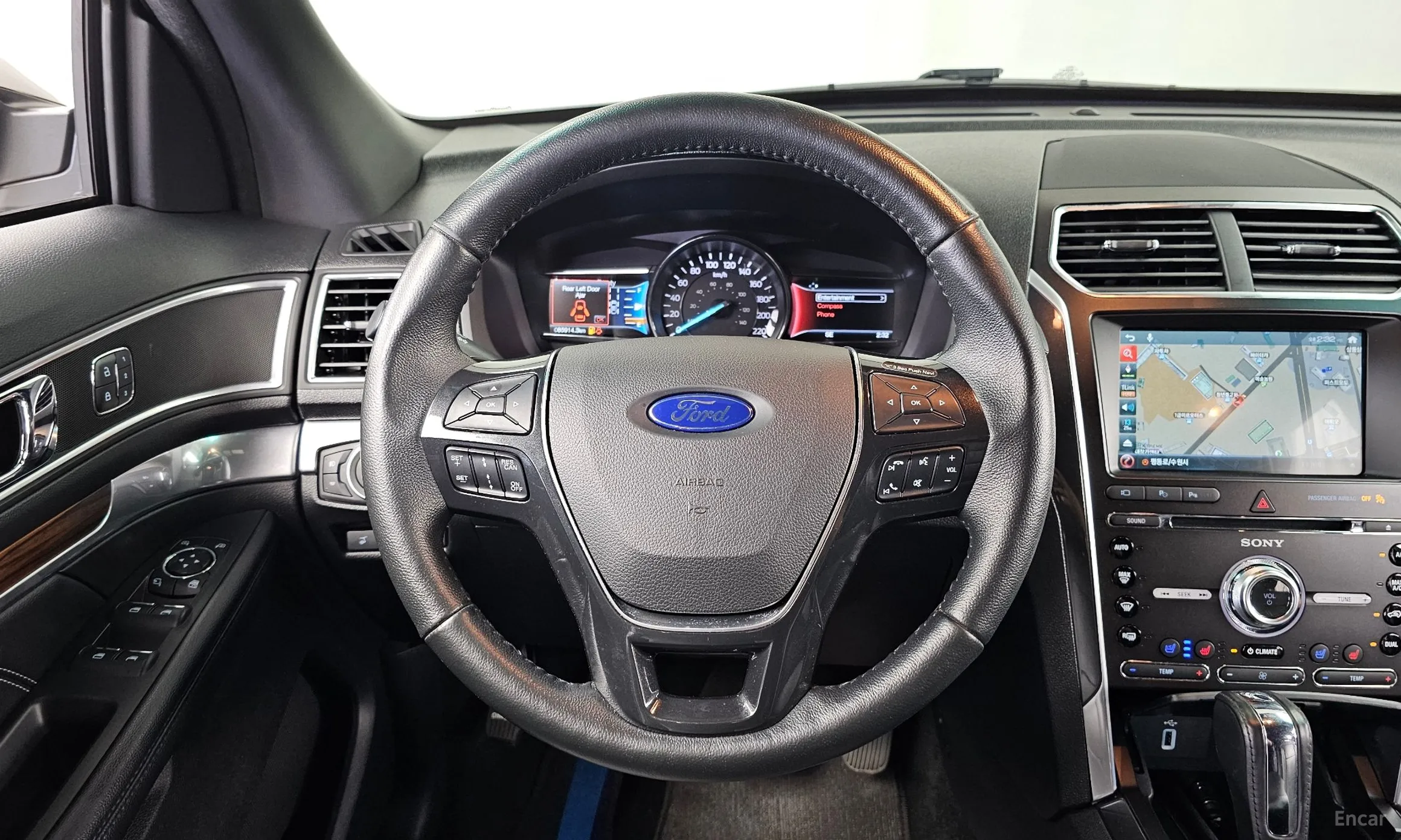 Ford Explorer превью 13