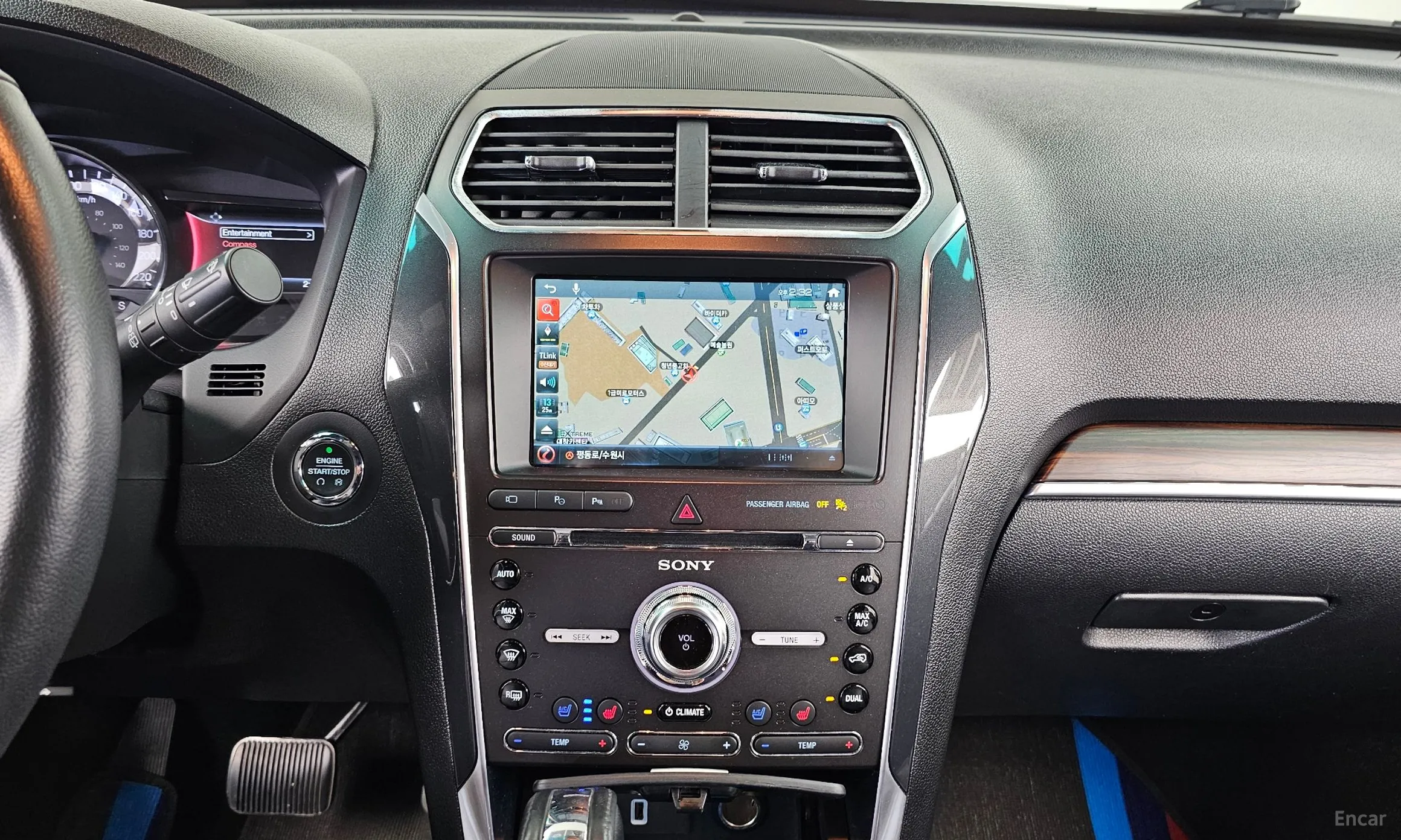 Ford Explorer превью 14