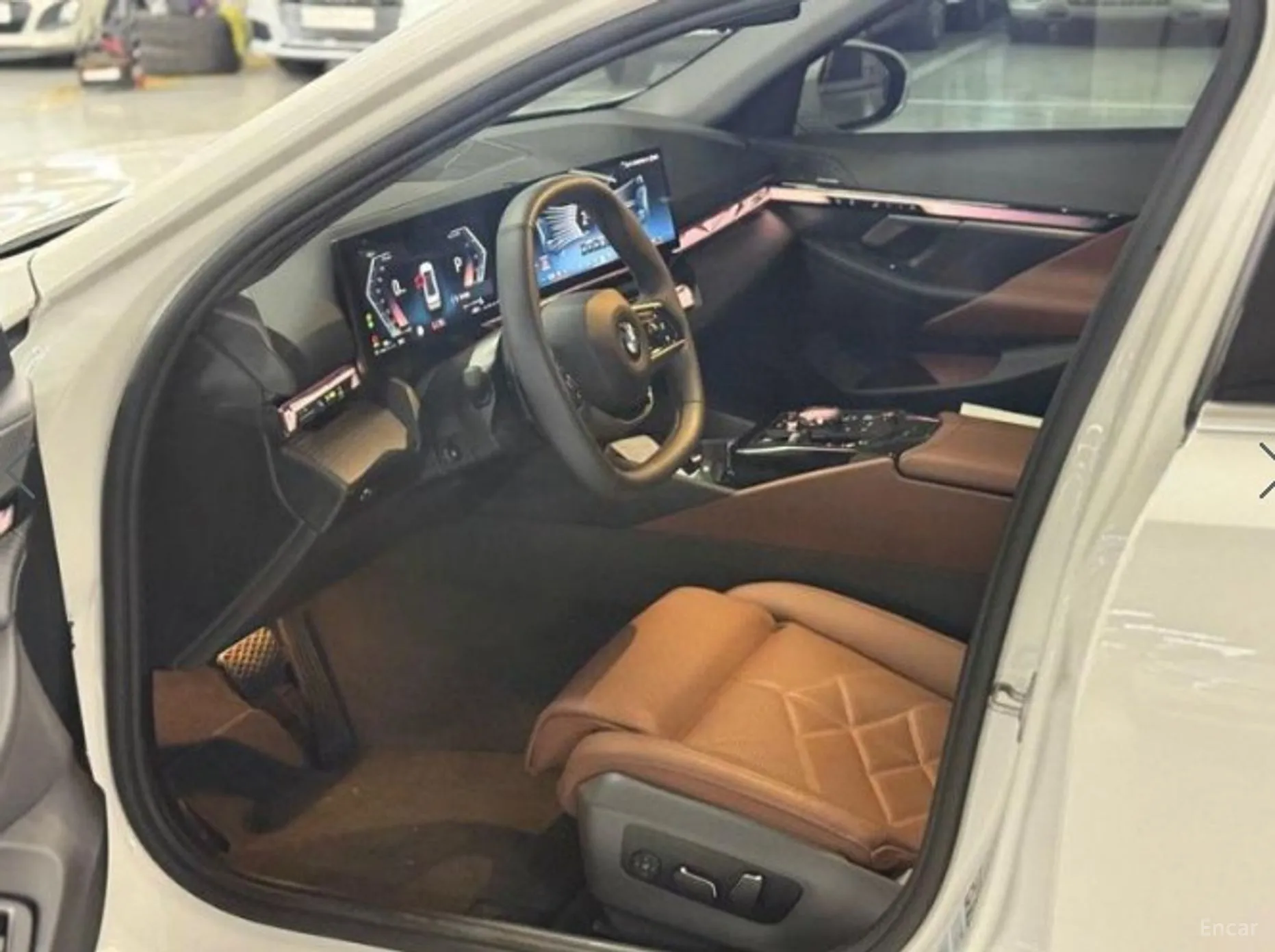 BMW 5 Series (G60) превью 3