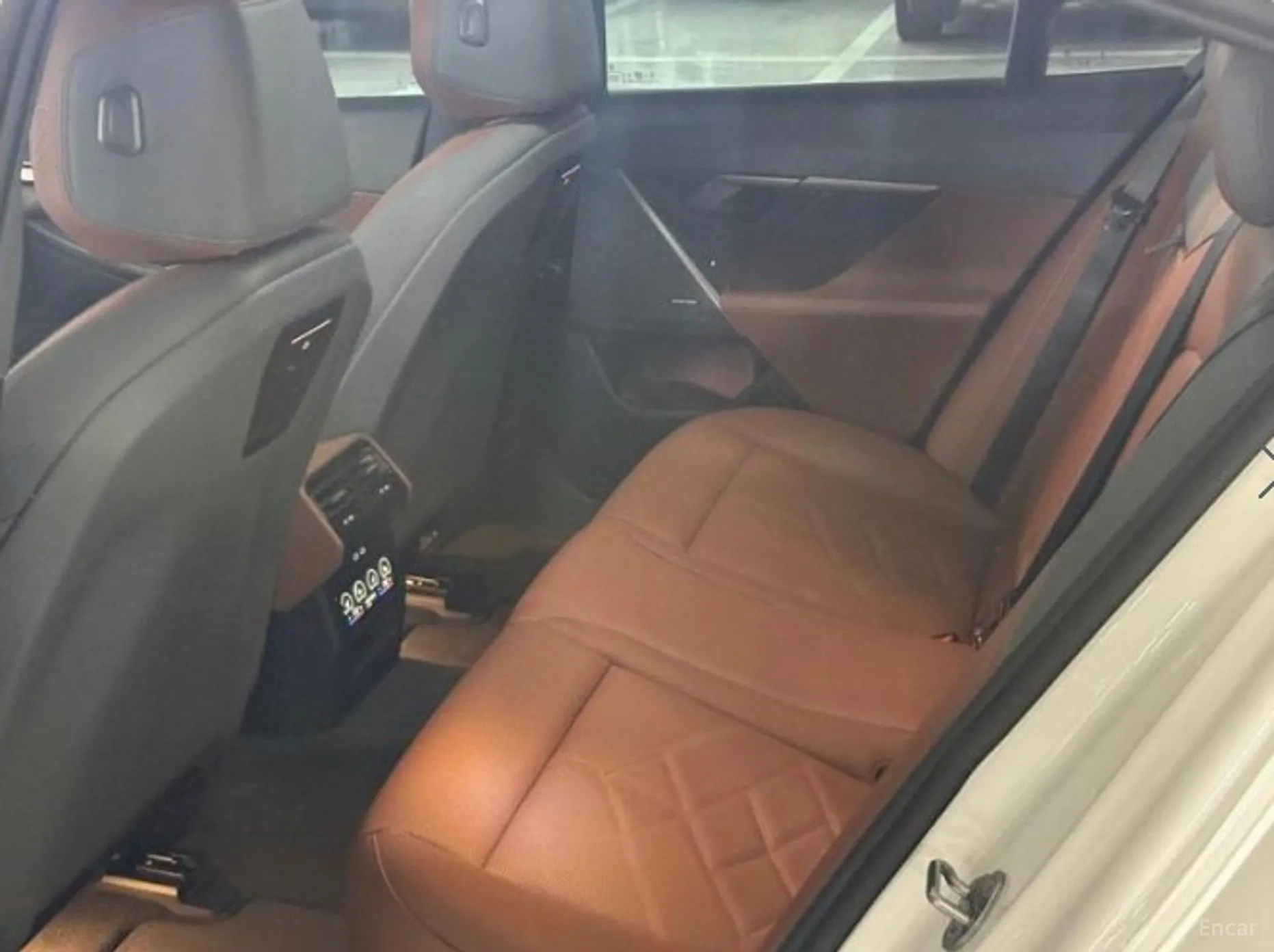 BMW 5 Series (G60) превью 4
