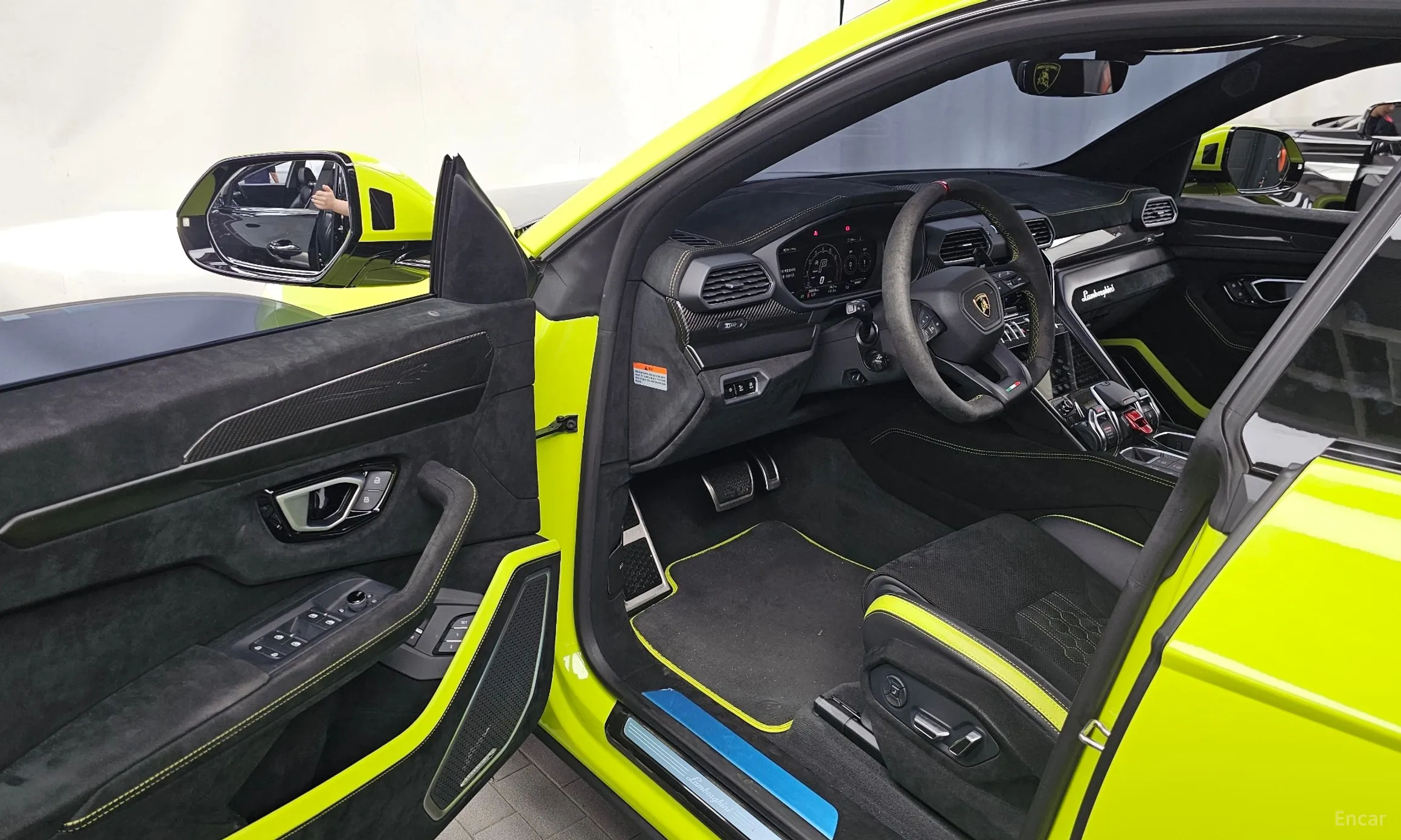 Lamborghini Urus превью 10