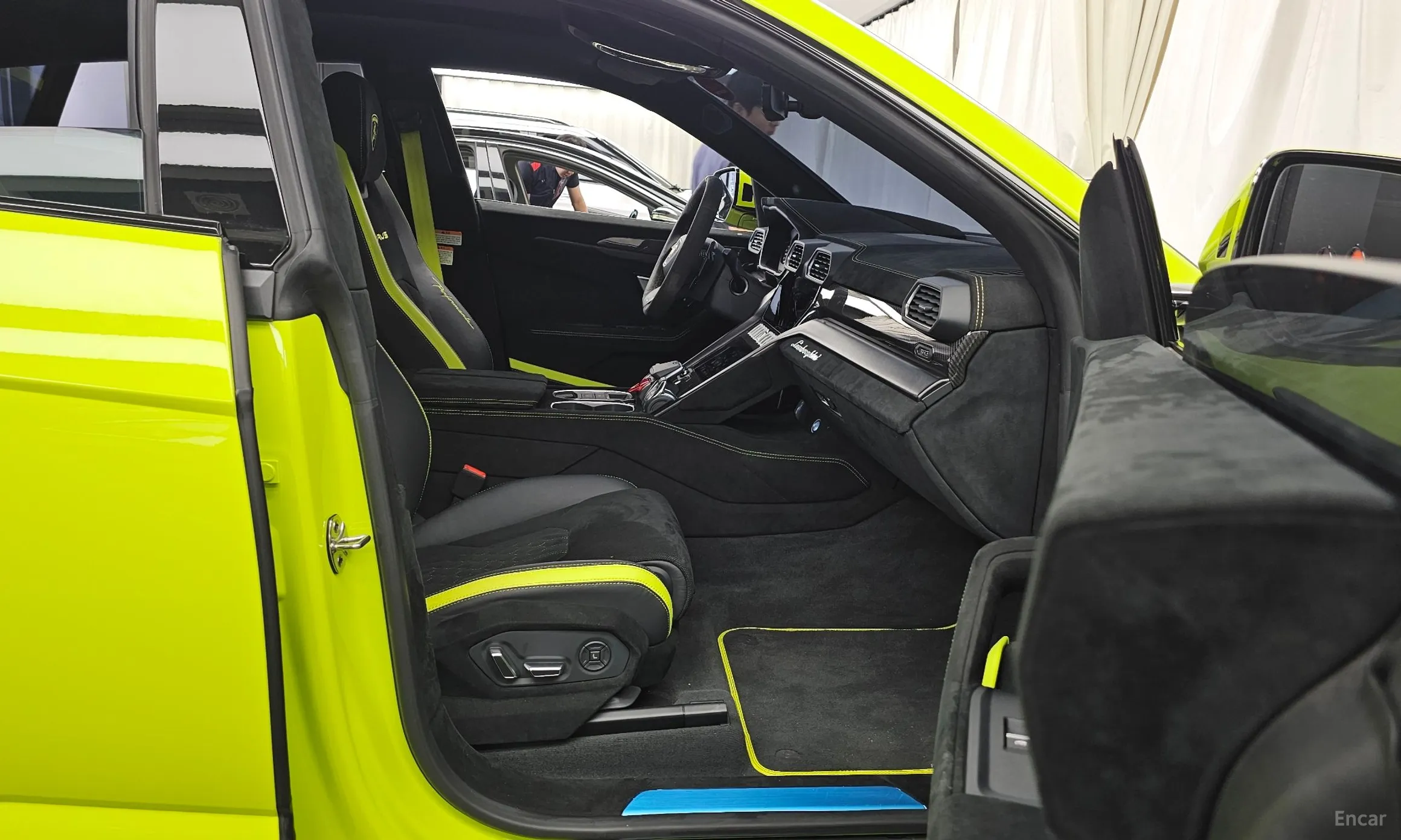 Lamborghini Urus превью 11