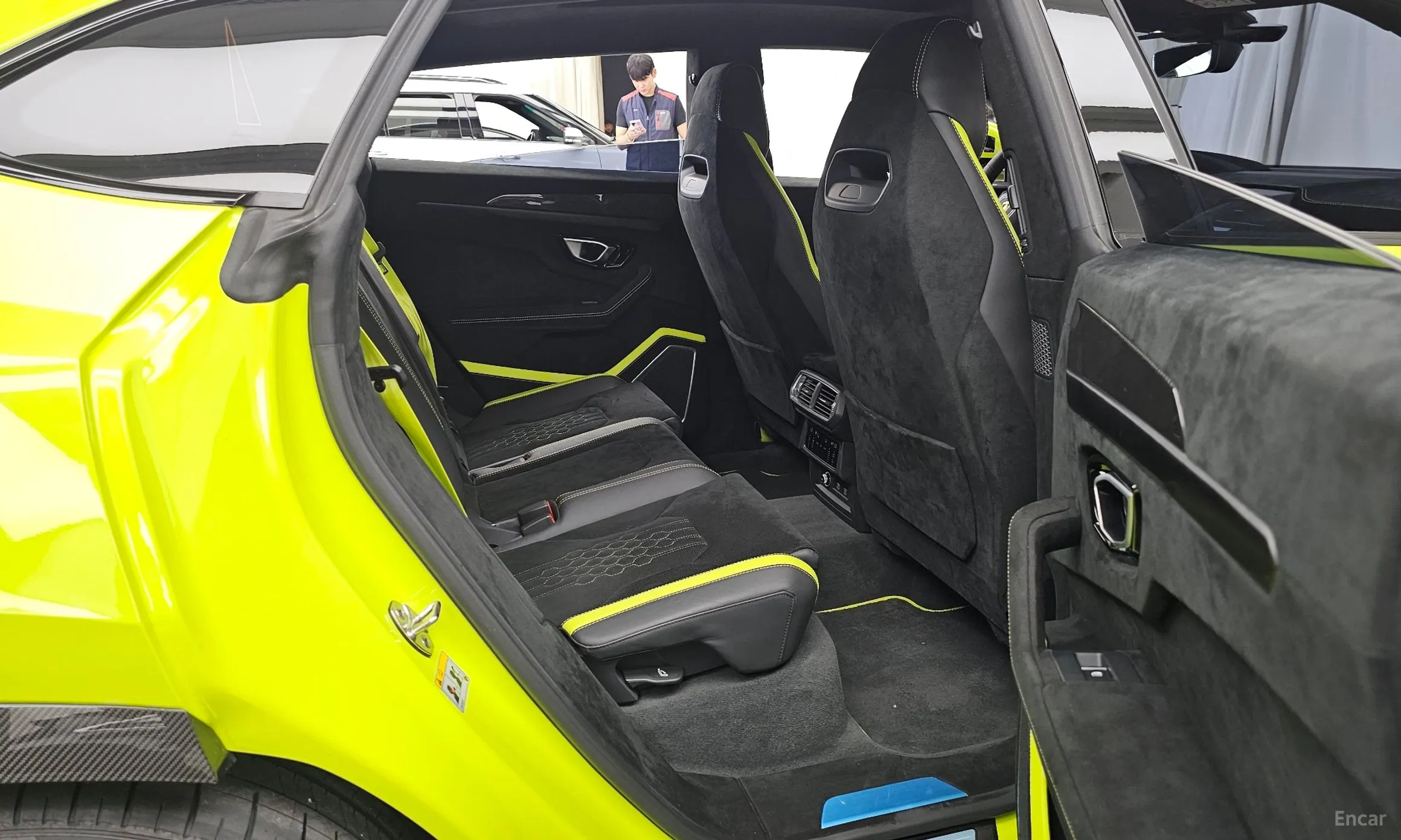 Lamborghini Urus превью 12