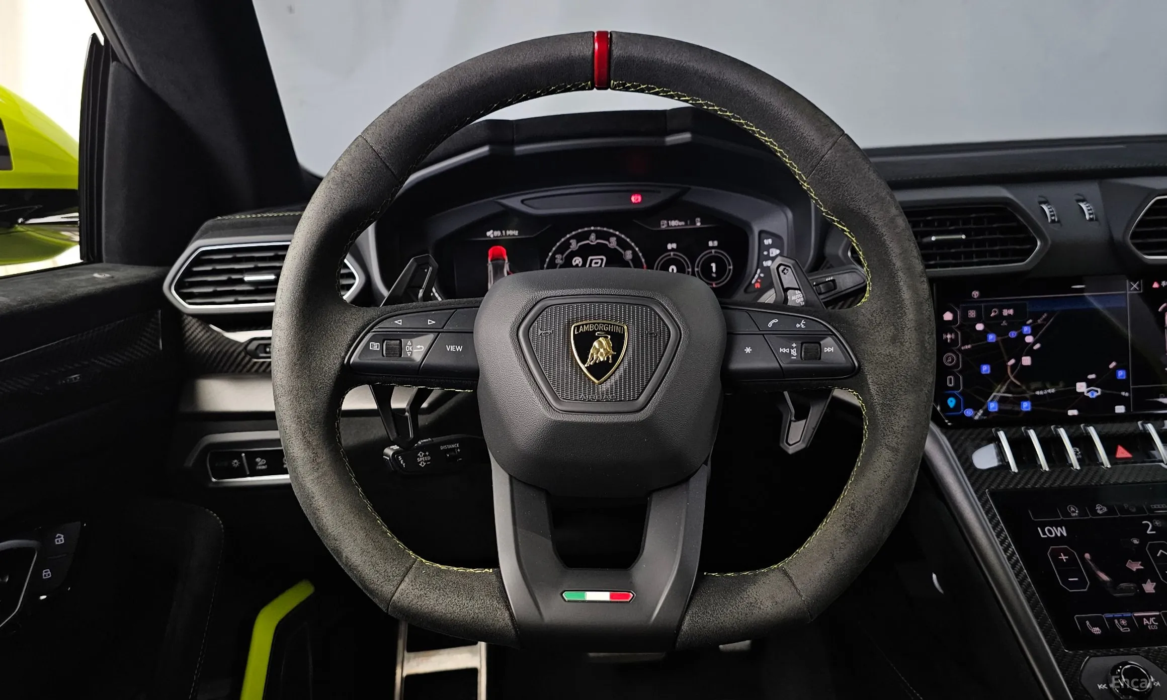 Lamborghini Urus превью 13