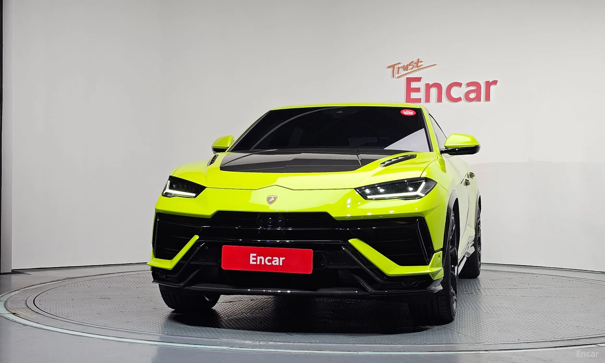 Lamborghini Urus превью 3