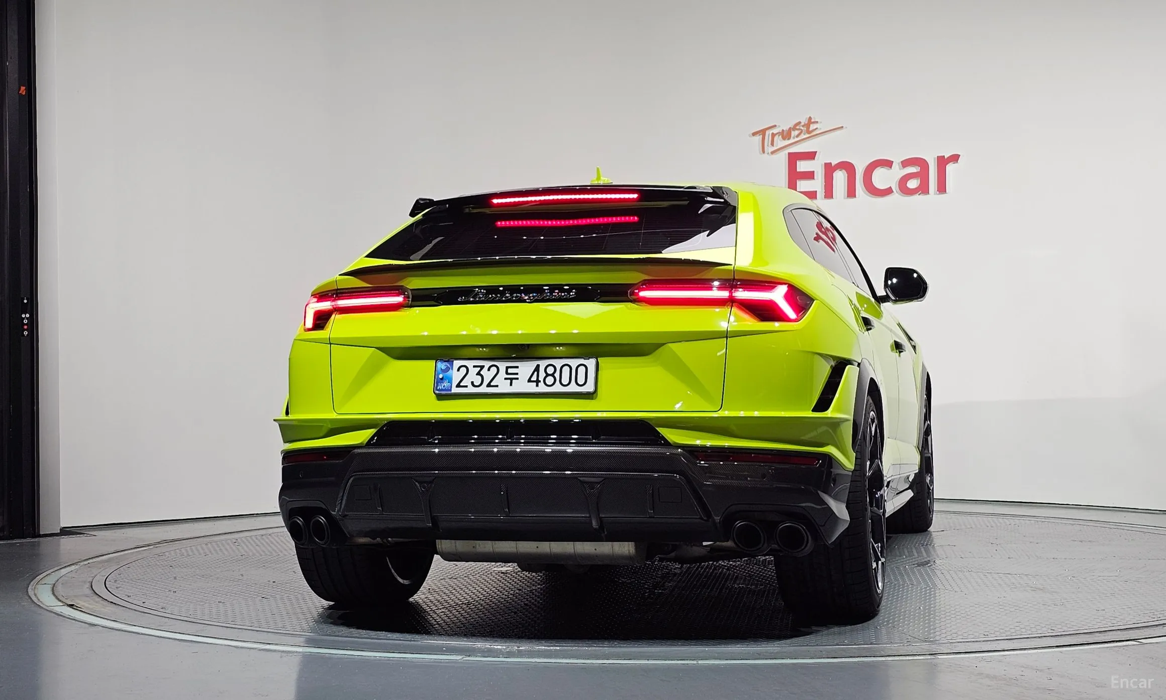 Lamborghini Urus превью 4