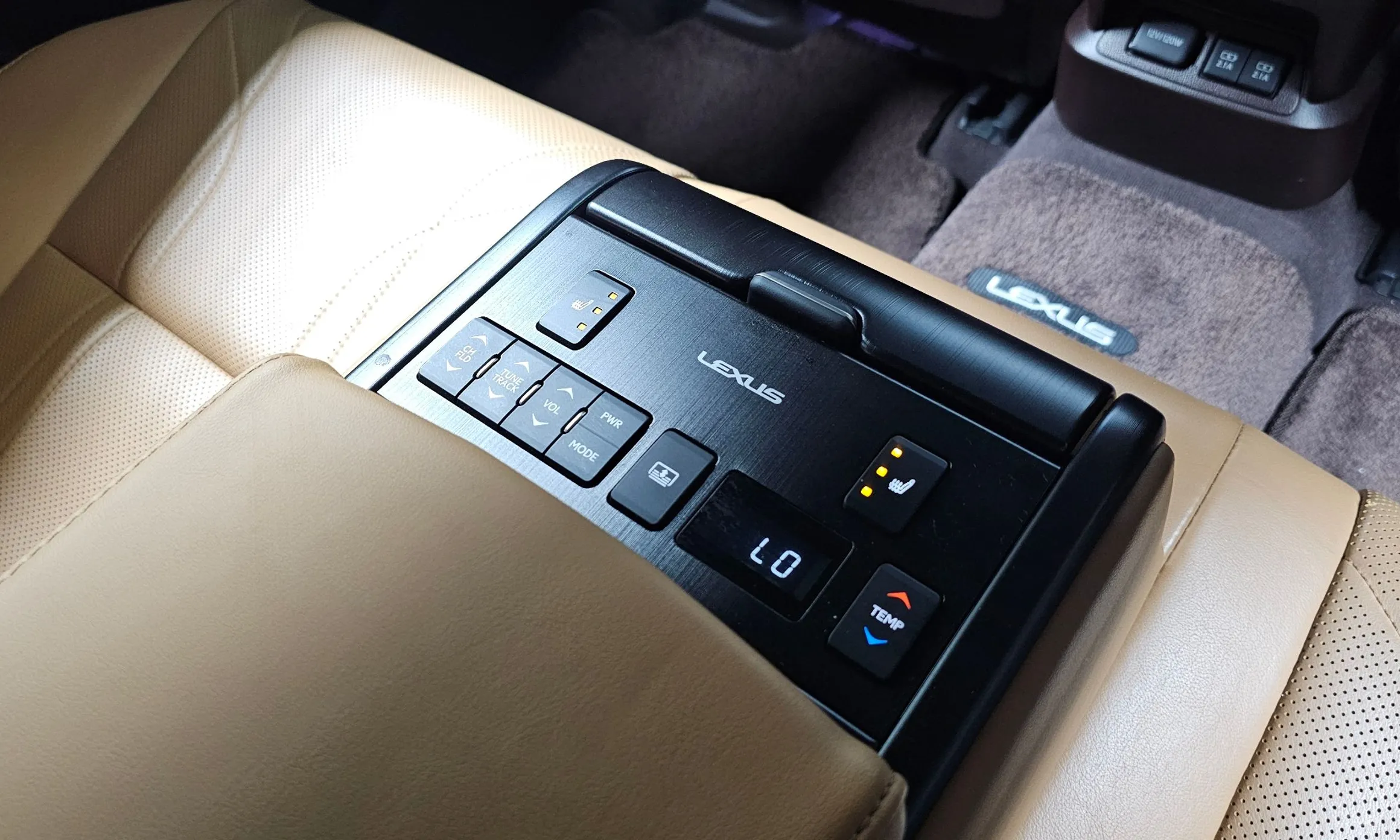 Lexus ES300h 7th Generation превью 18