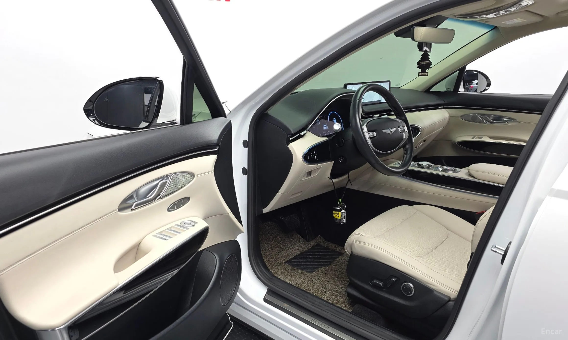 Genesis GV70 превью 10