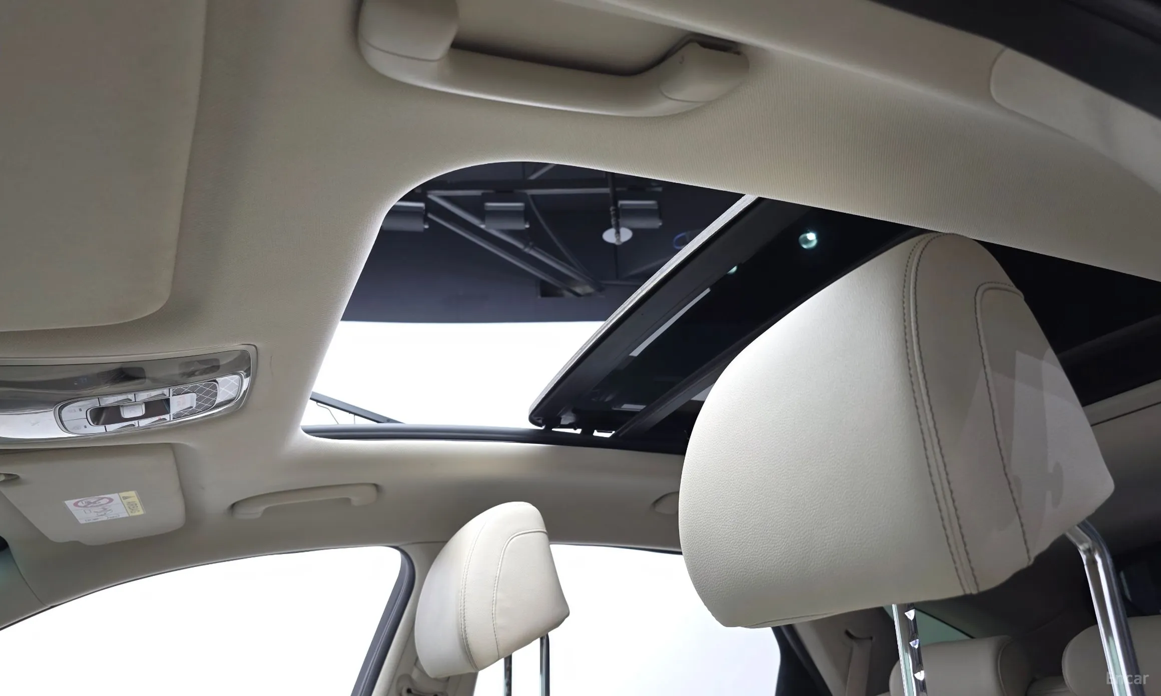 Genesis GV70 превью 17