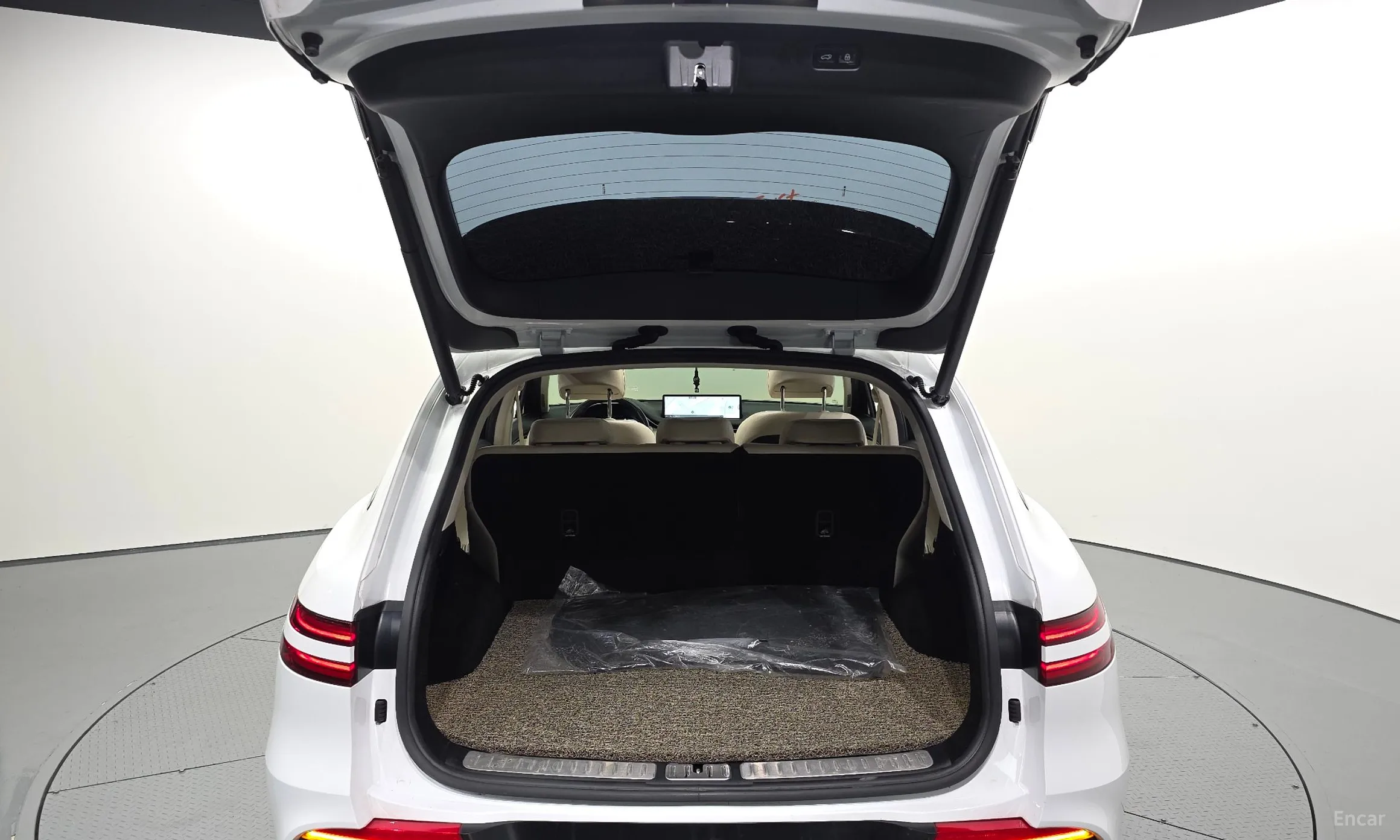 Genesis GV70 превью 20