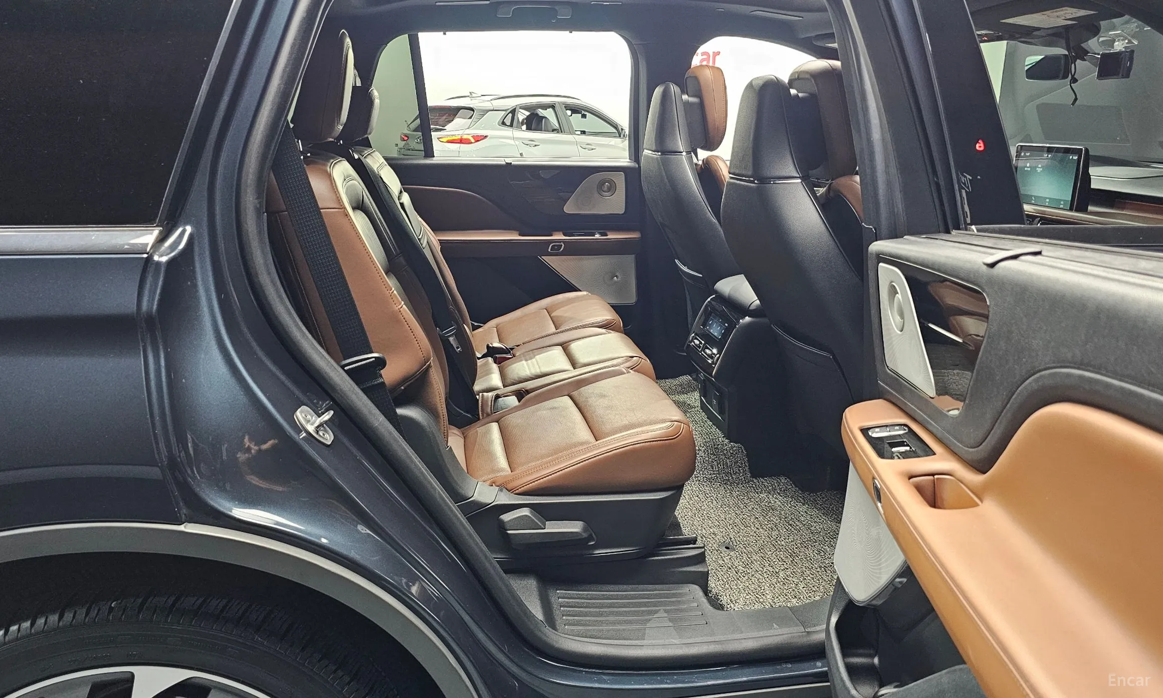 Lincoln Aviator 2nd Generation превью 11
