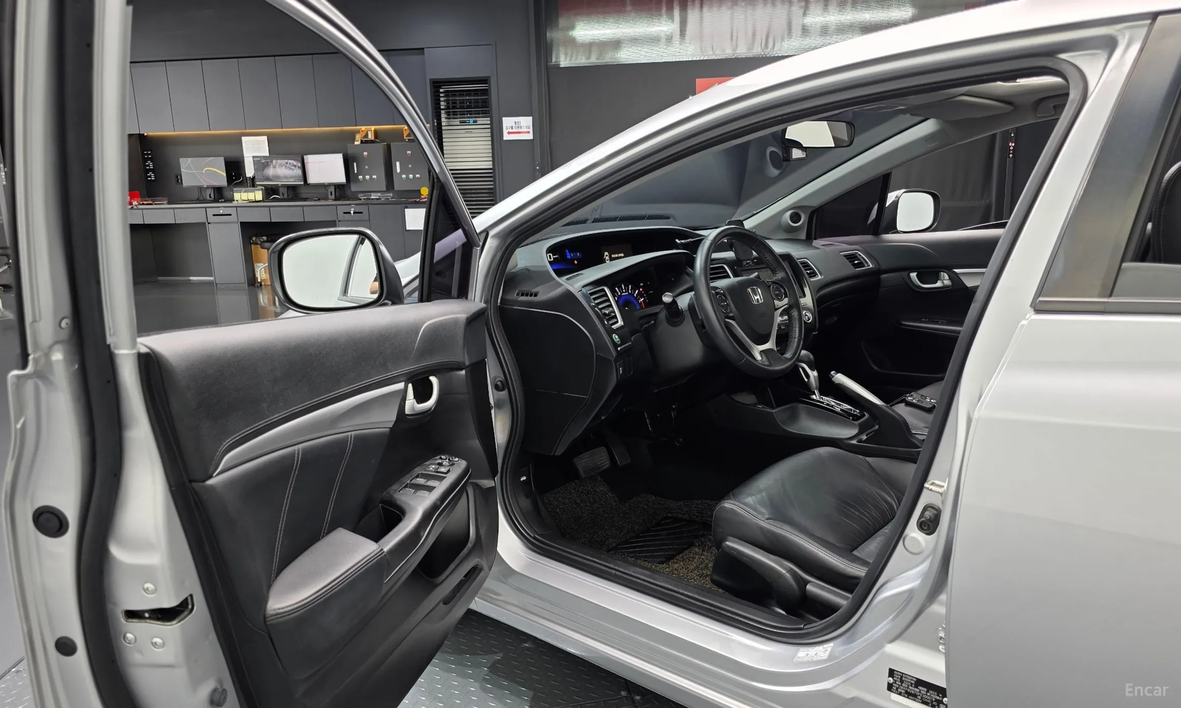 Honda Civic превью 10