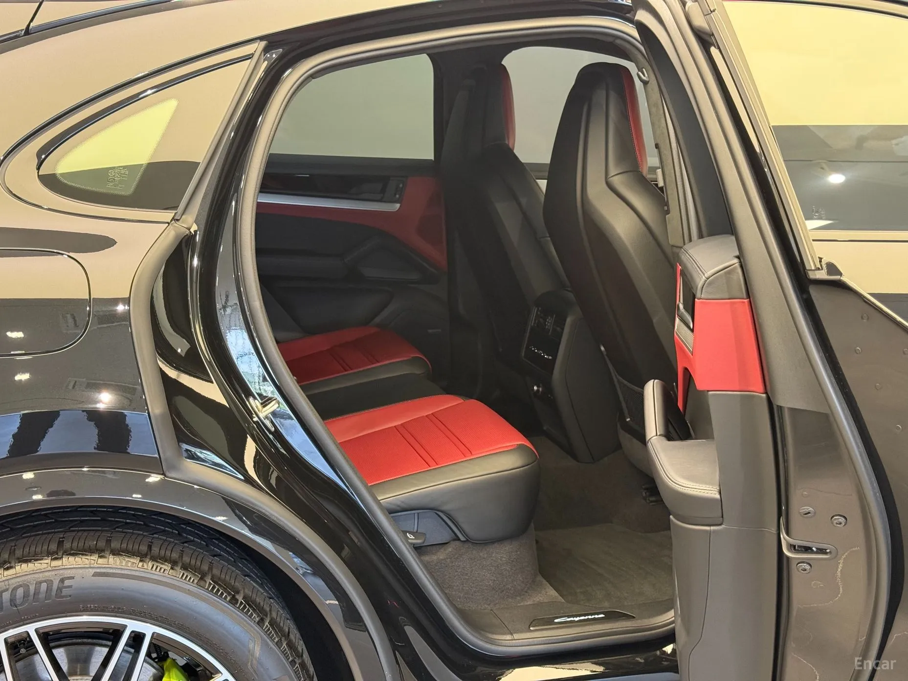 Porsche Cayenne (PO536) превью 11
