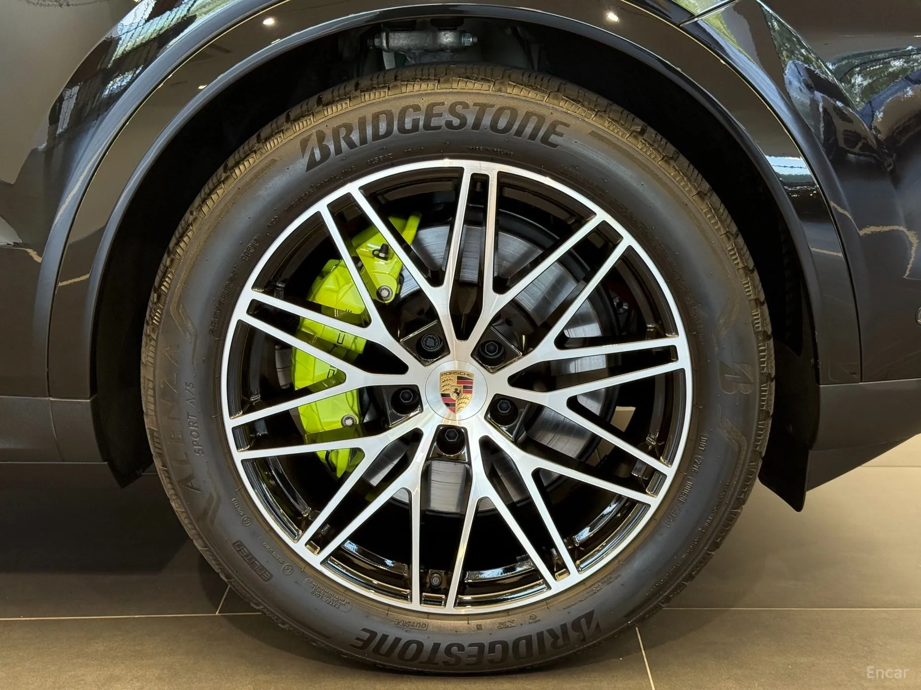 Porsche Cayenne (PO536) превью 6