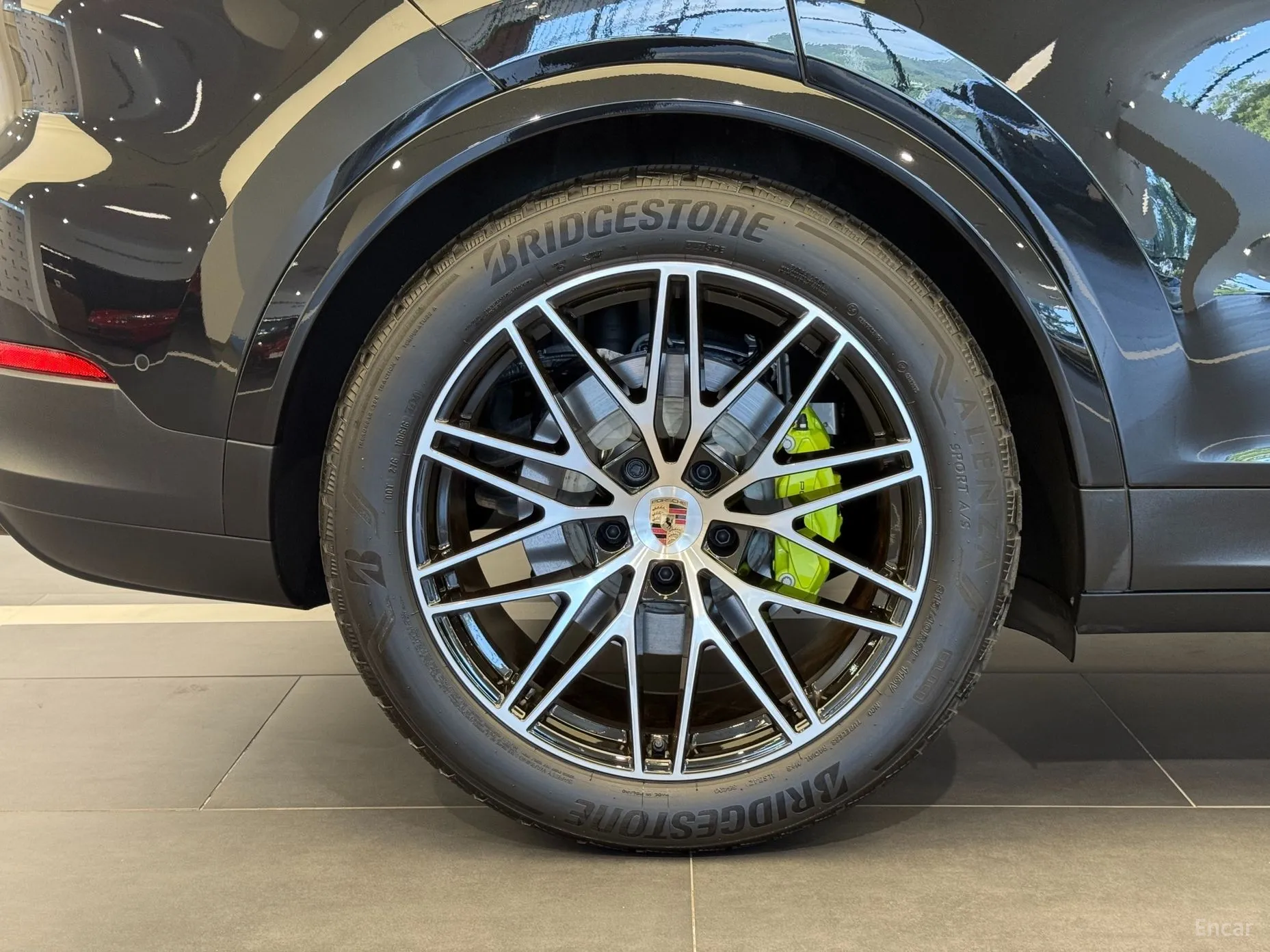 Porsche Cayenne (PO536) превью 7